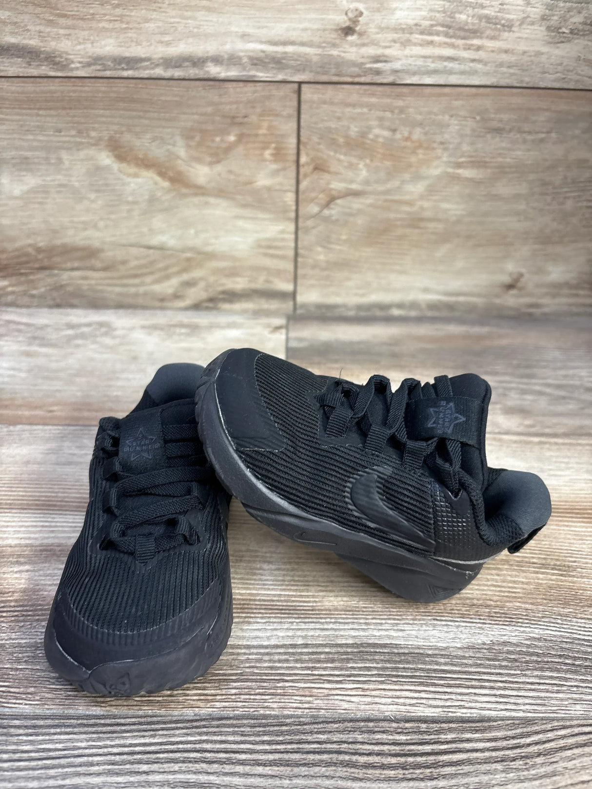 Nike Star Runner 4 TD 'Triple Black' Sneakers sz 6c