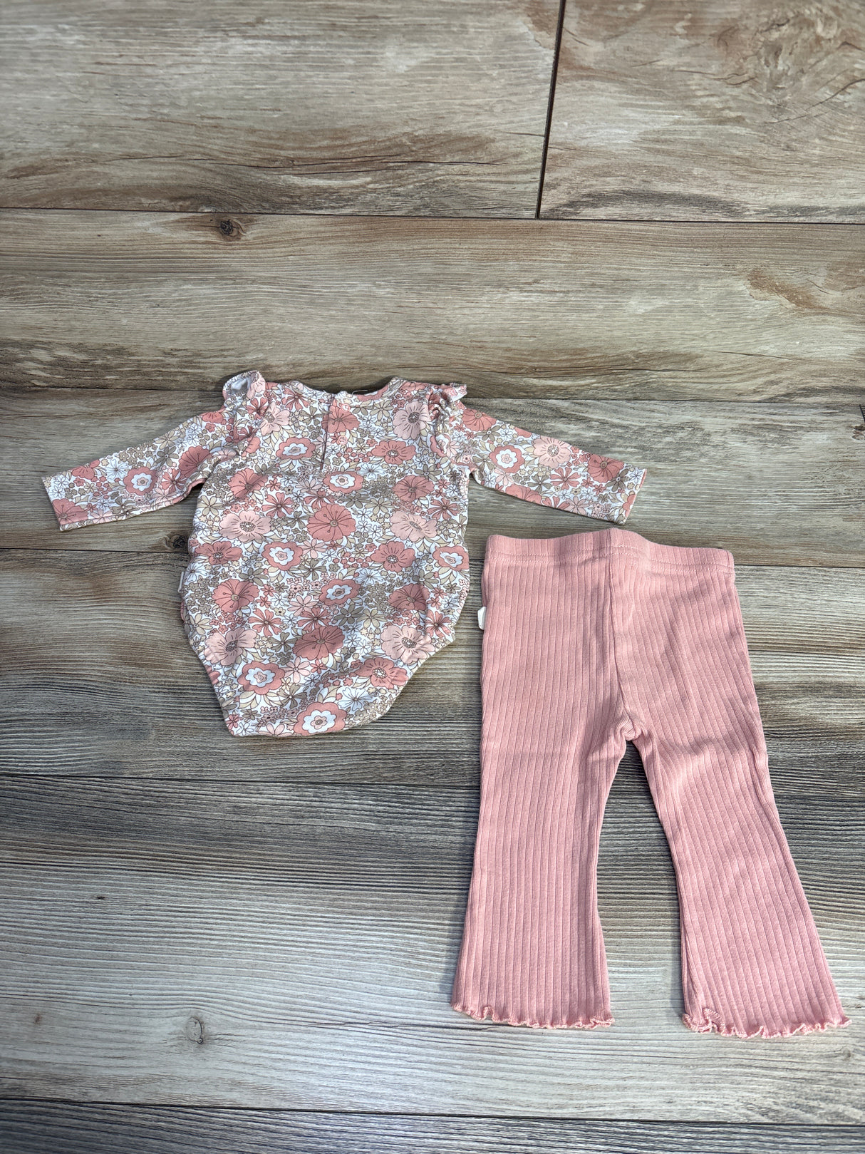 Rabbit Bear 2pc Floral Bodysuit & Ribbed Pants Set Peach sz 6-9m