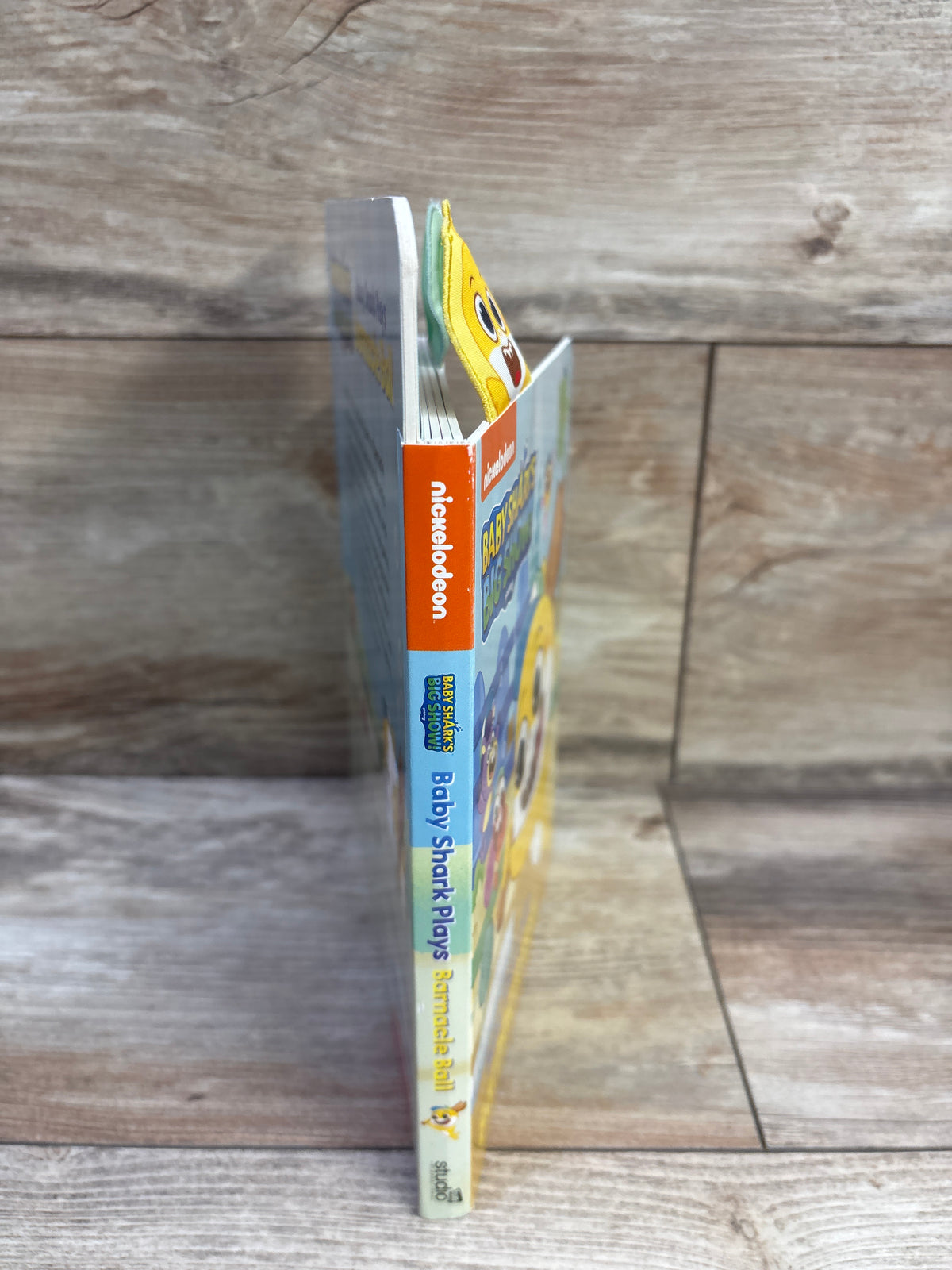 Baby Shark Plays Barnacle Ball Board Book