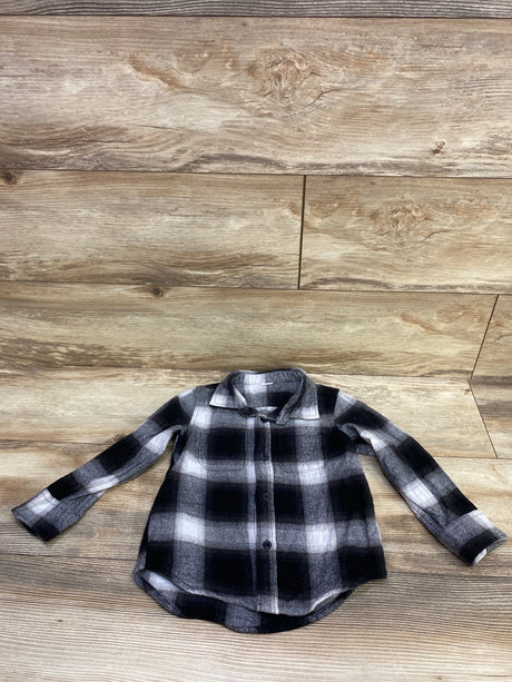 Front view of Old Navy grey button-up flannel in size 2T, showcasing black and white plaid and long sleeves