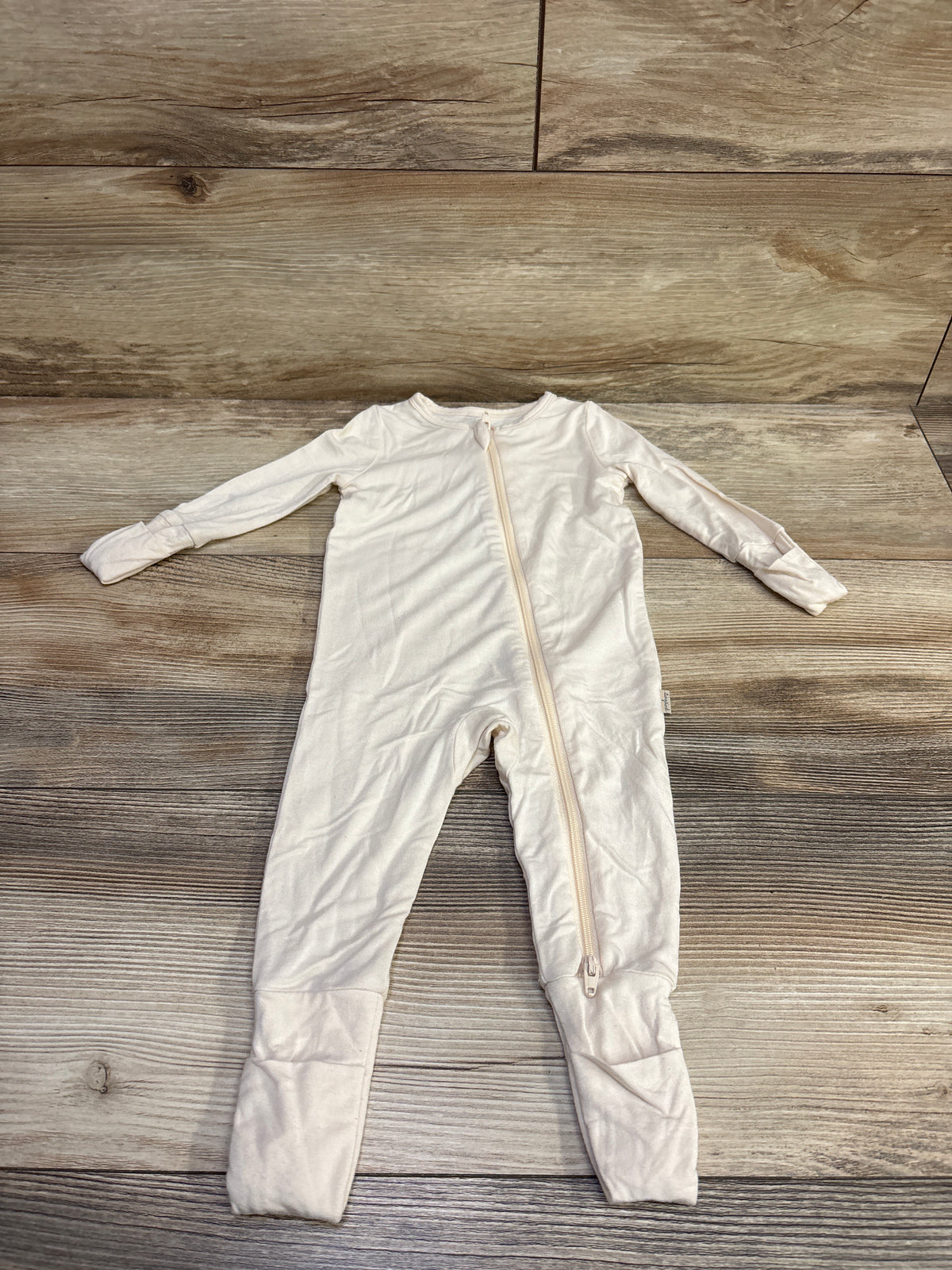 Tiny Kind Bamboo Convertible Sleeper Ivory sz 3-6m
