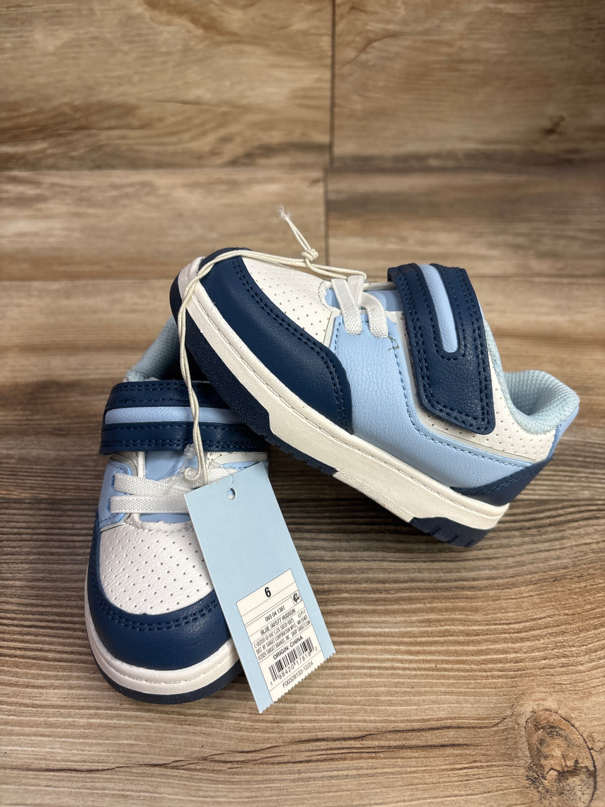 NEW Cat & Jack Hudson Sneakers Blue/White sz 6c
