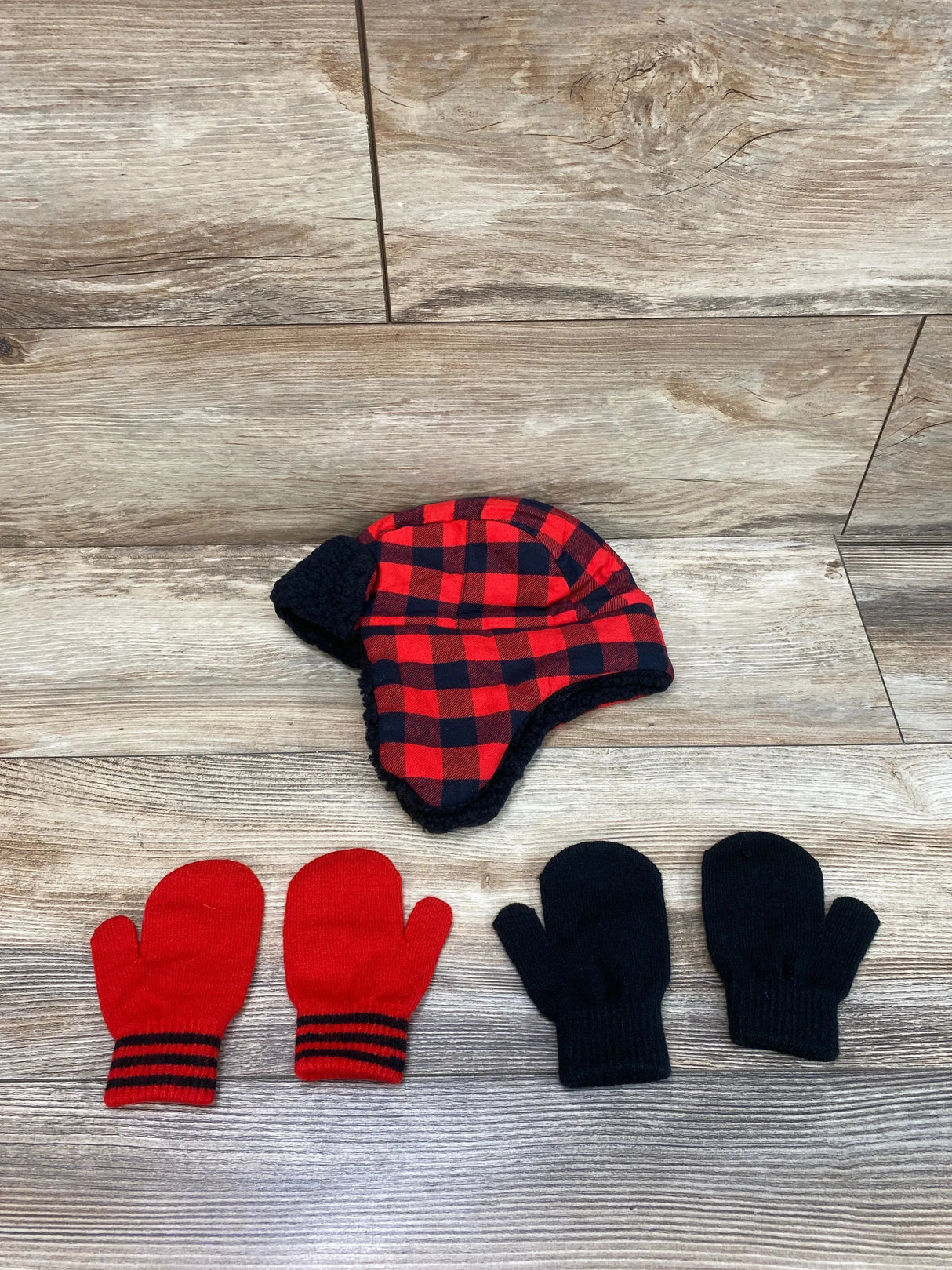 NEW Simple Joys Buffalo Plaid Trapper Hat and Mitten Set Red/Black sz 2-5T