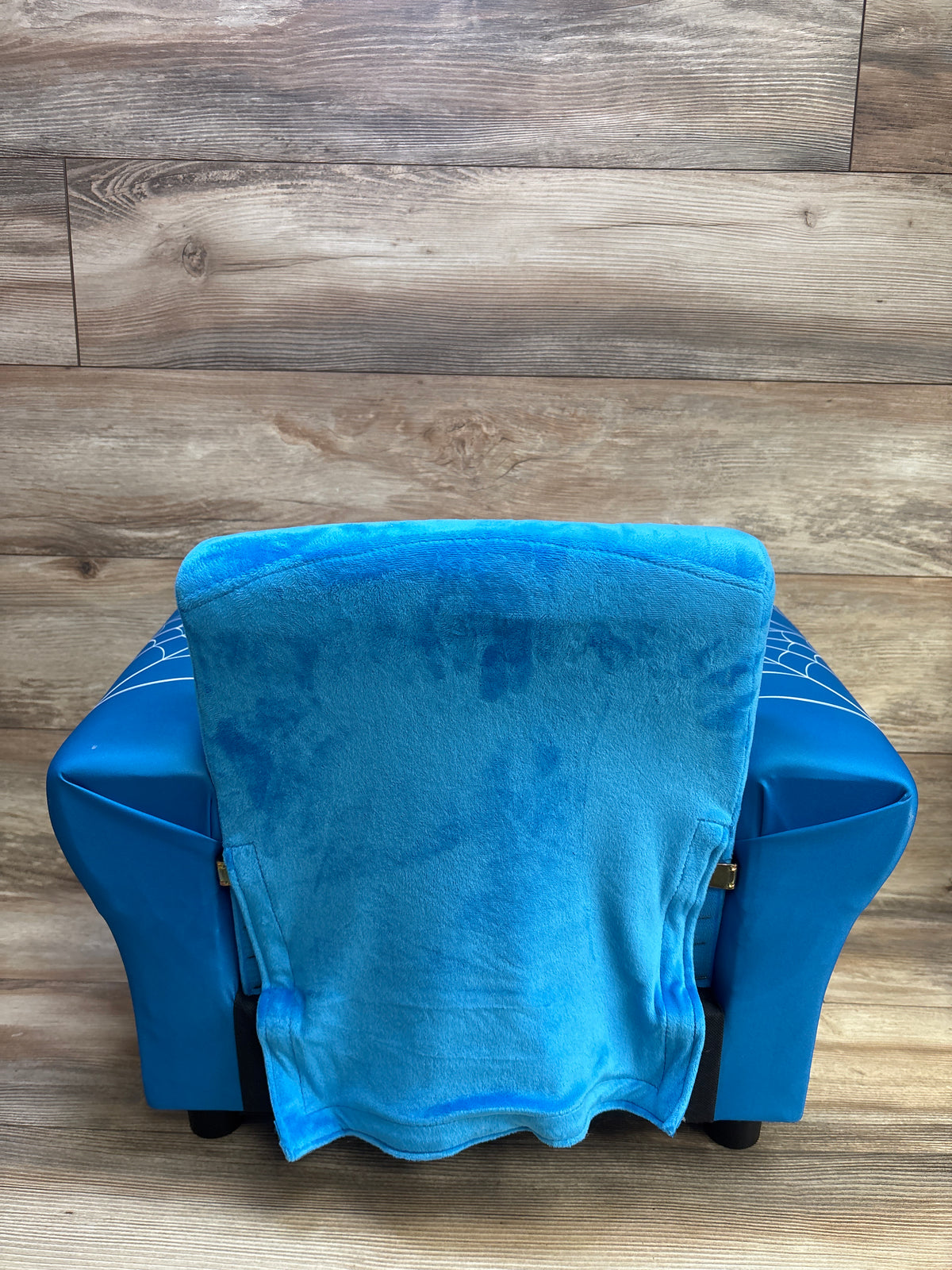Delta Children Spider-Man Upholstered Chair