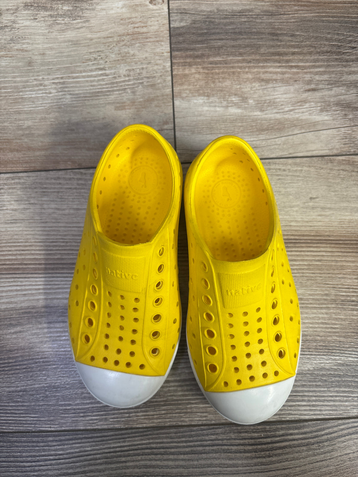 Native Jefferson Slip-On Shoes Yellow sz 10c