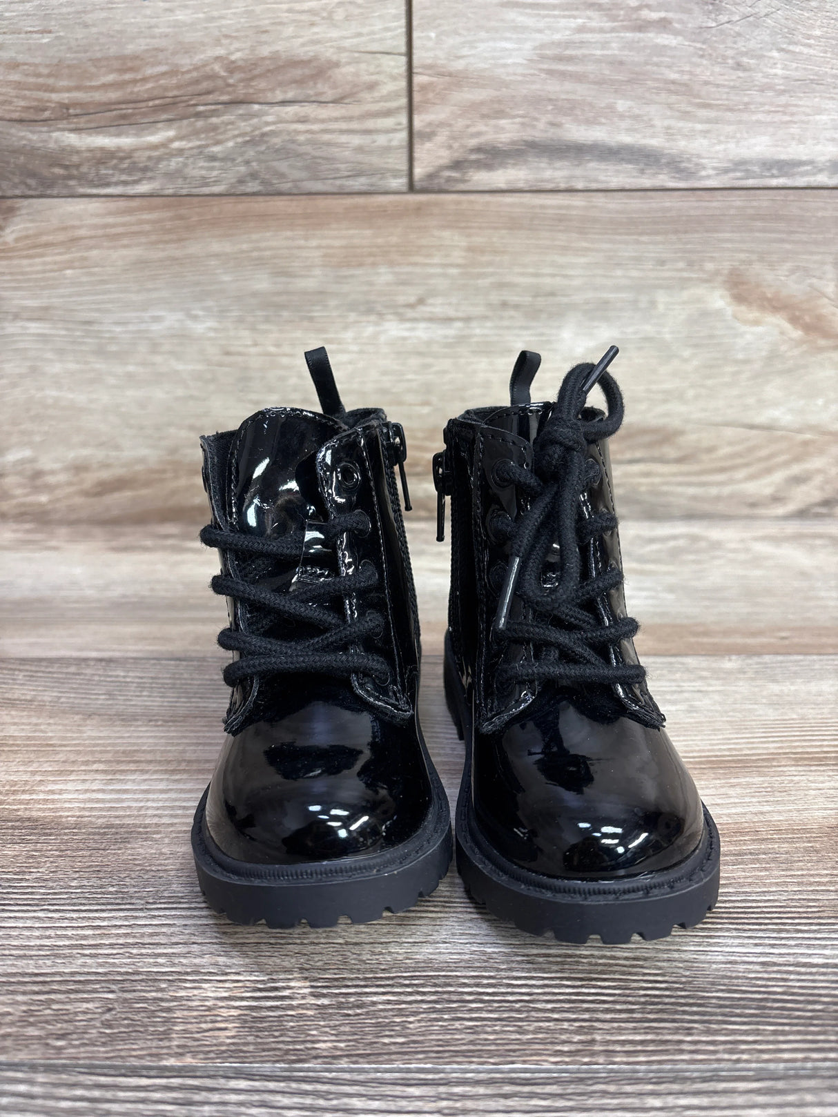 Old Navy Faux-Patent Leather Lace-Up Boots Black sz 6c