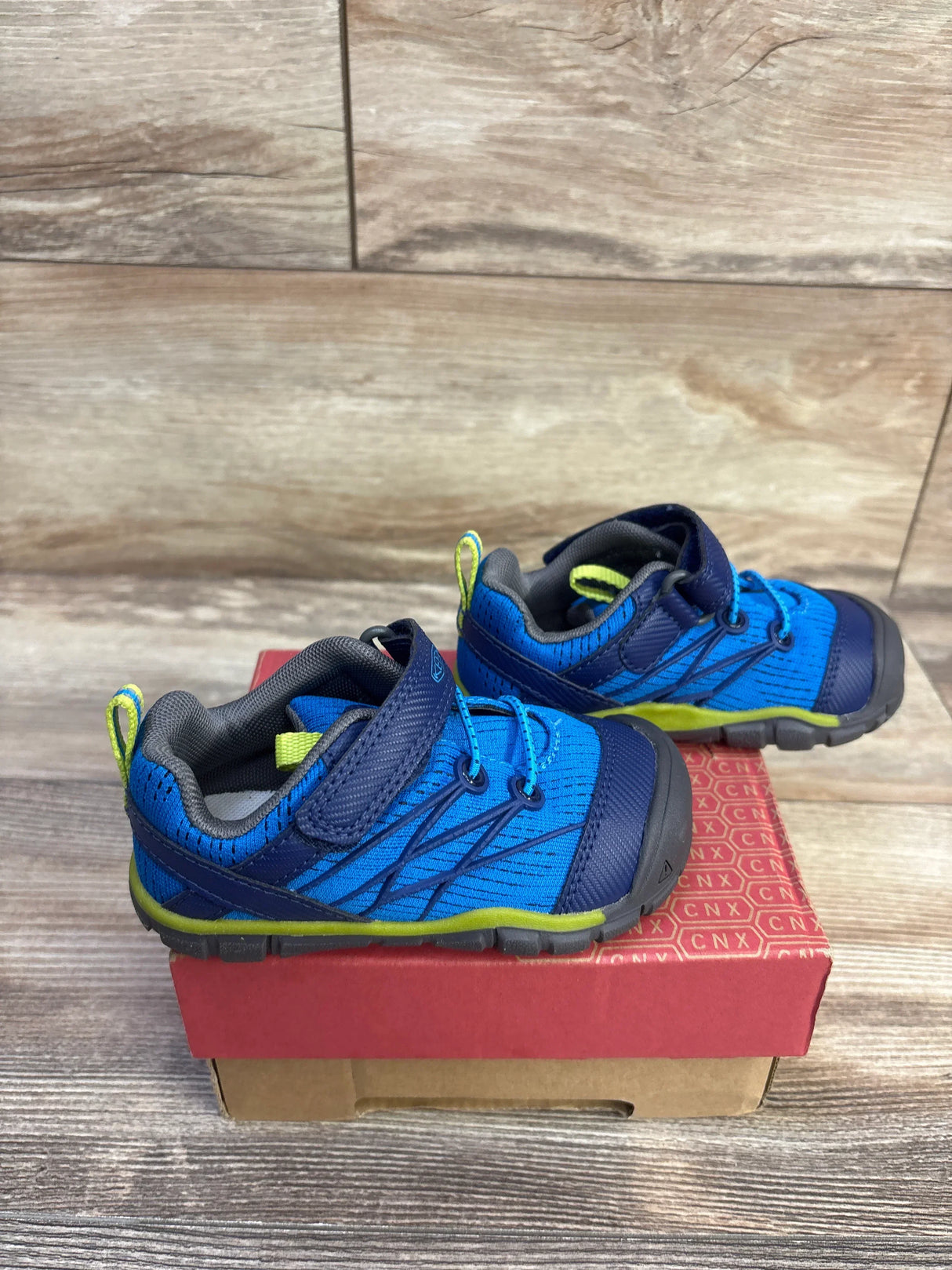 NEW KEEN Chandler CNX Comfortable Sneakers Blue sz 7c