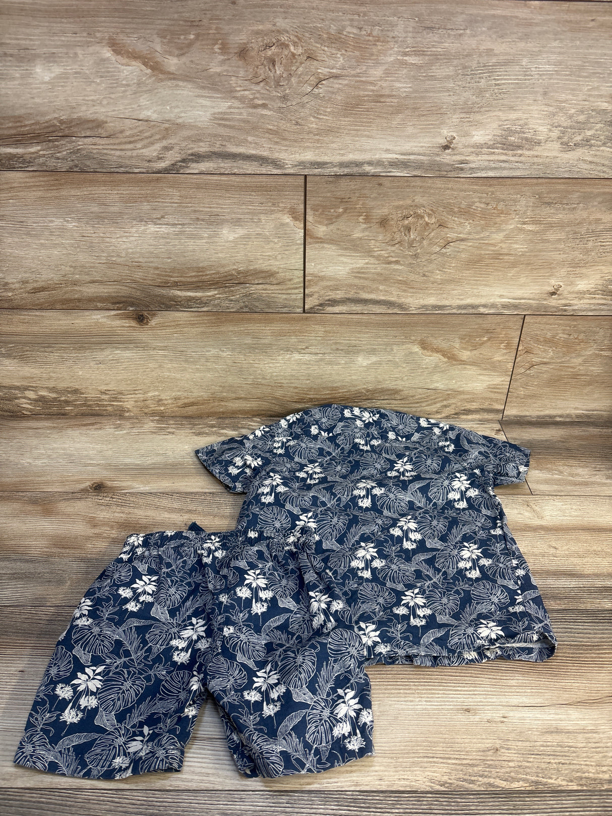 Free Planet 2pc Floral Shirt & Shorts Set Navy sz 3T
