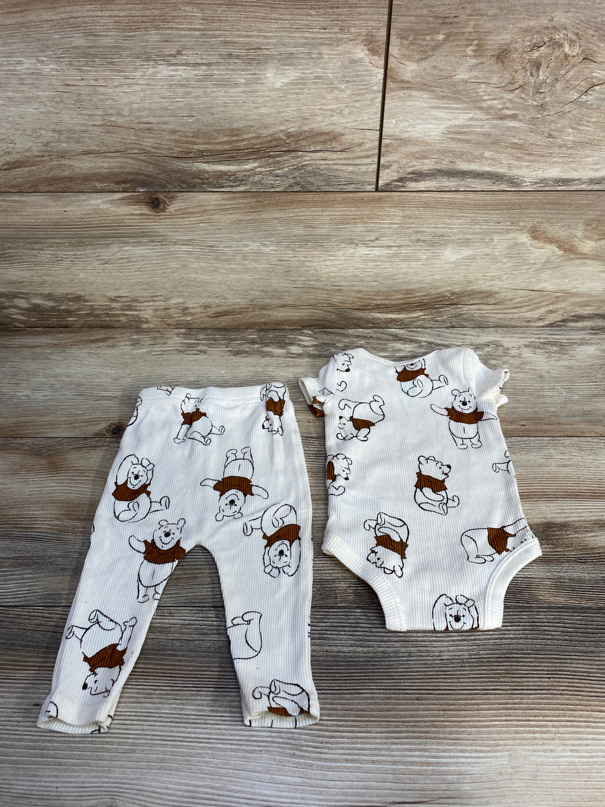 Disney Baby 2pc Ribbed Winnie The Pooh Bodysuit & Bottoms White sz 0-3m