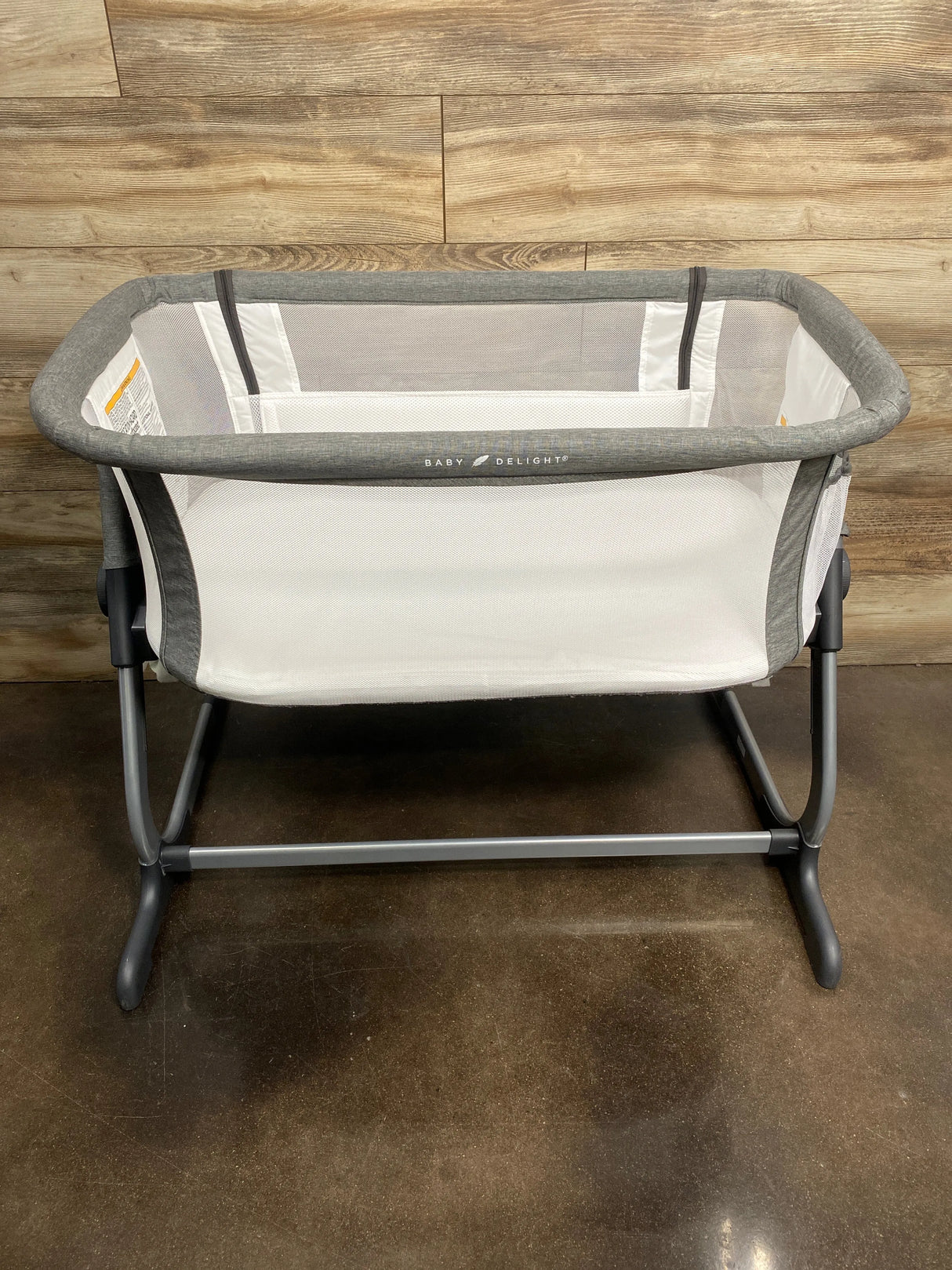 Baby Delight Beside Me Dreamer Bassinet in Grey