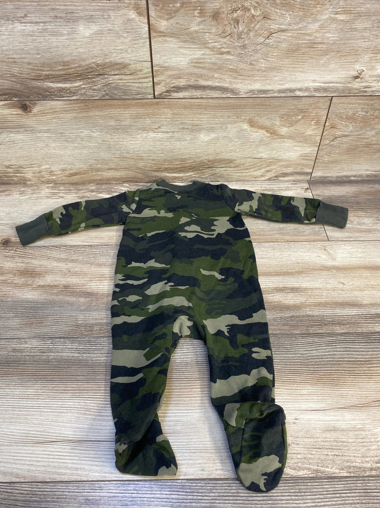 Under Armour Camo Sleeper Olive sz 3-6m