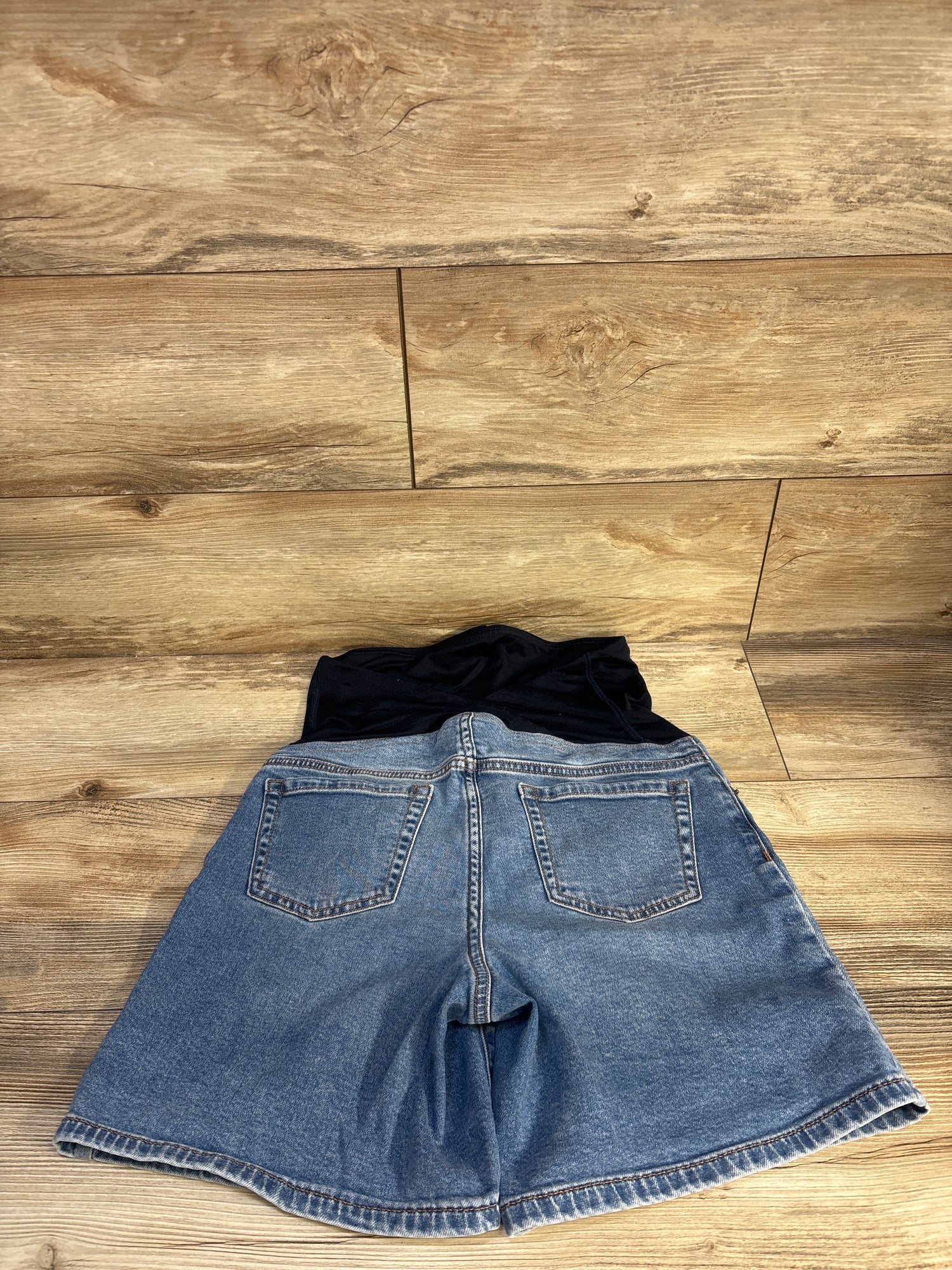 Isabel Maternity Crossover Panel Midi Shorts Blue sz Small