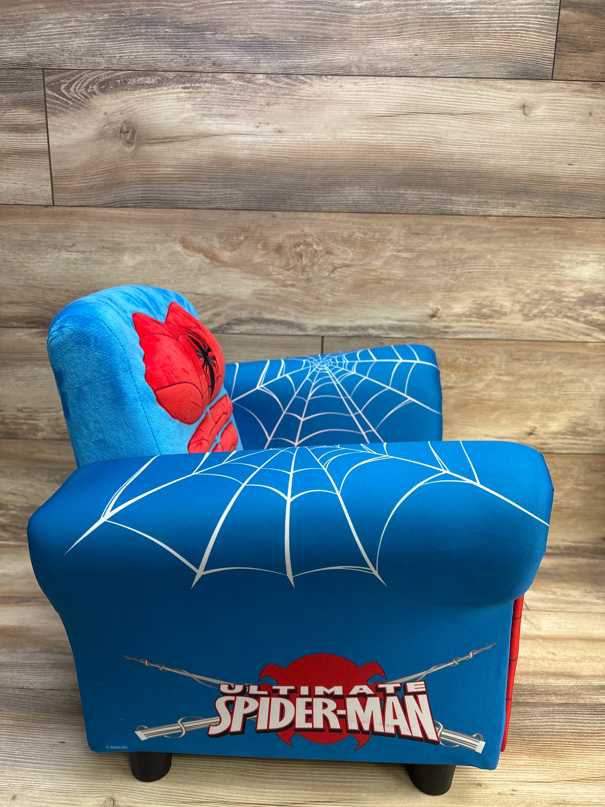 Delta Children Spider-Man Upholstered Chair