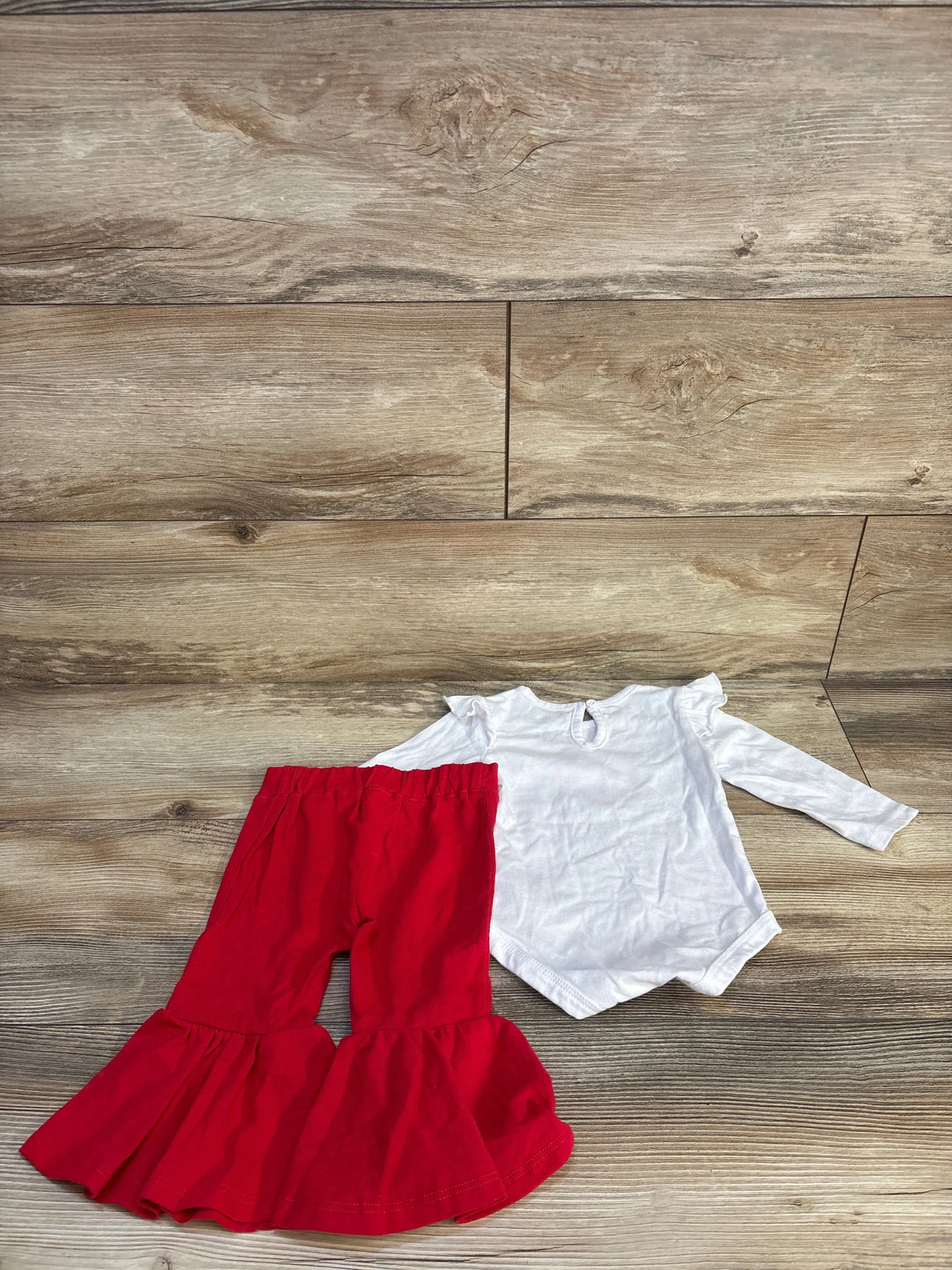 Baby Essentials 2pc Textured Love Bodysuit & Bell Bottoms Set White sz 9m