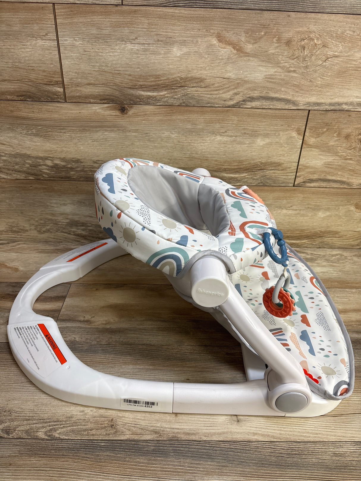 Fisher Price Sit-Me-Up Floor Seat in Rainbow Showers