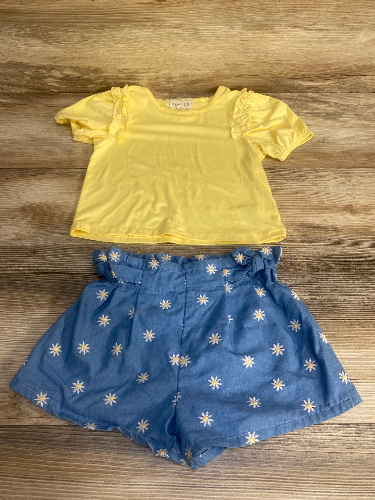 Btween 2pc Ruffle Trim Shirt & Shorts Yellow sz 4T