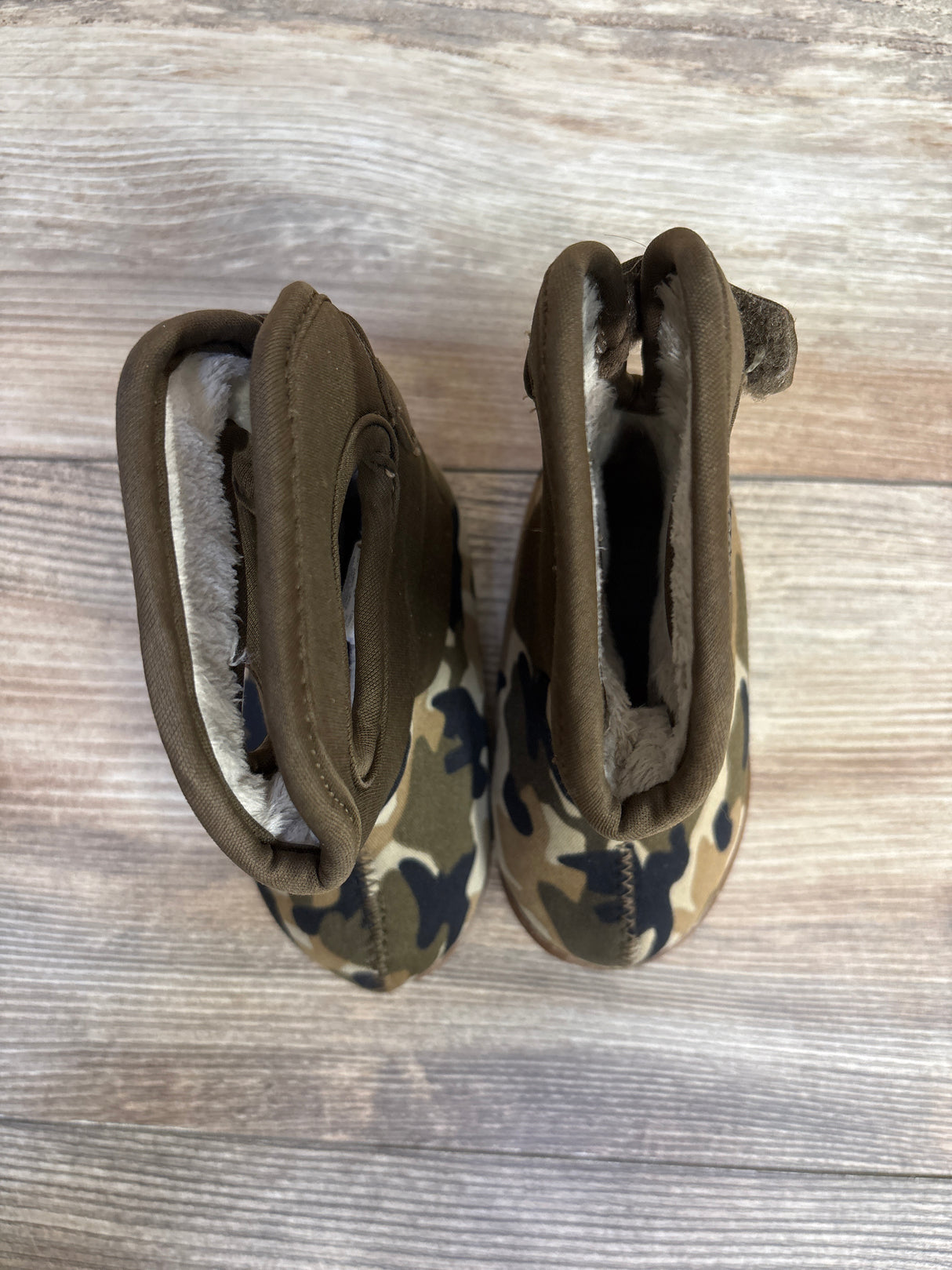 Baby Bogs II Camo Snow Boots sz 4c