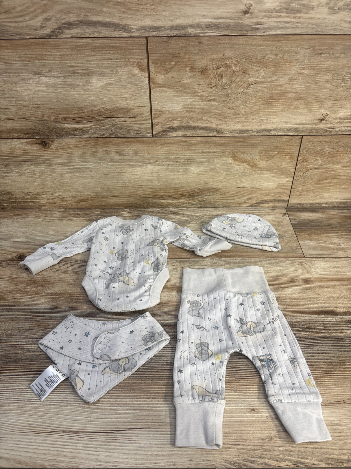Disney Baby 4pc Dumbo Set Grey sz Newborn
