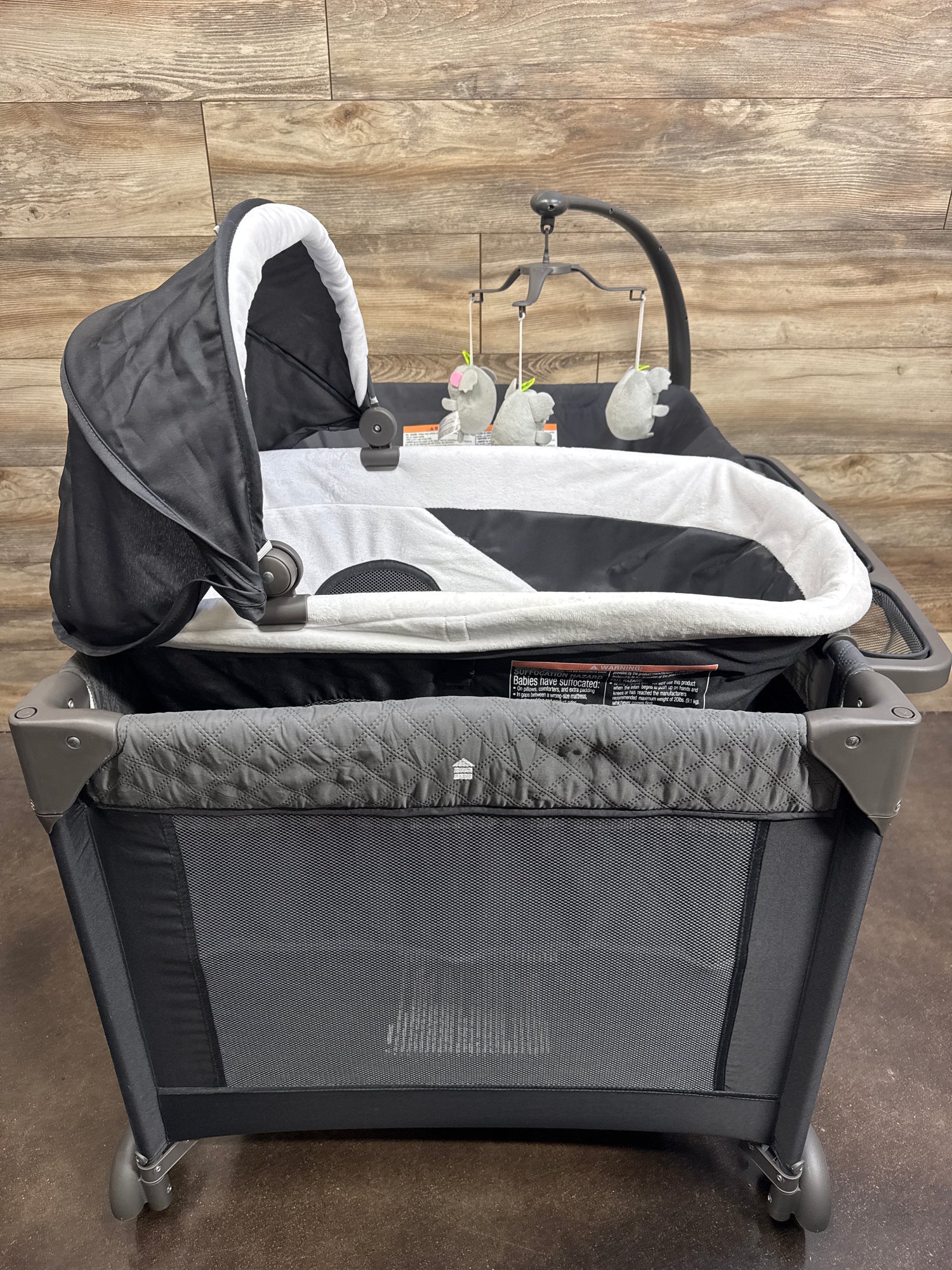 Pamo Babe 4-in-1 Baby Playard with Bassinet & Changing Table