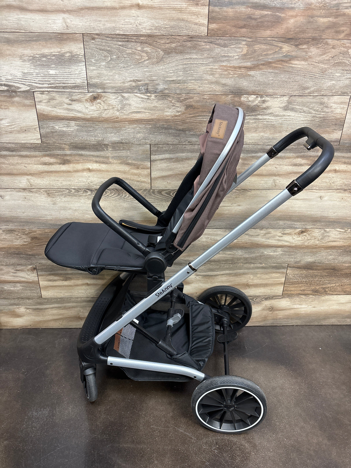 SteAnny Revisable Stroller, Brown