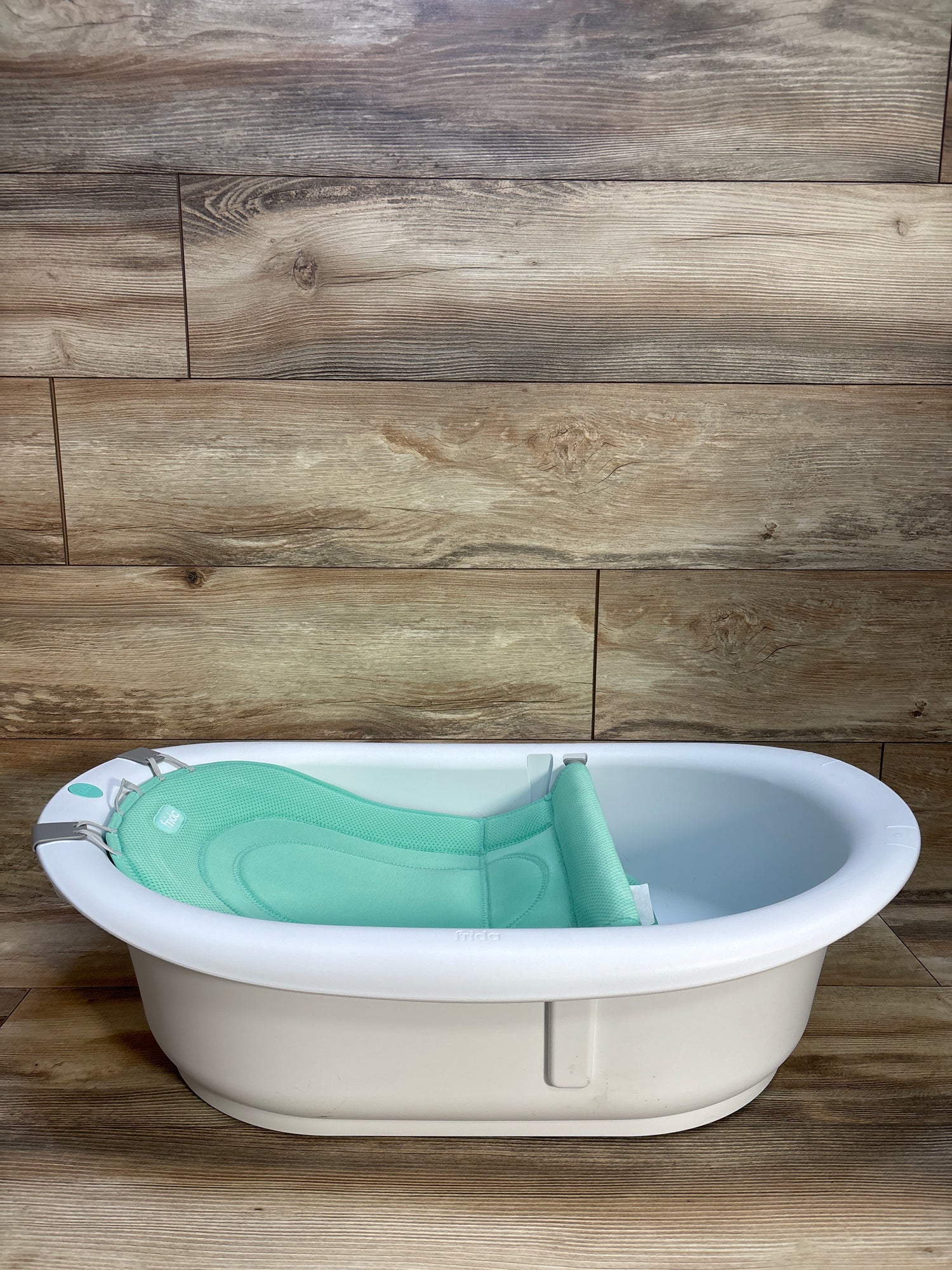 Frida Baby 4-in-1 Grow-With-Me Bath Tub