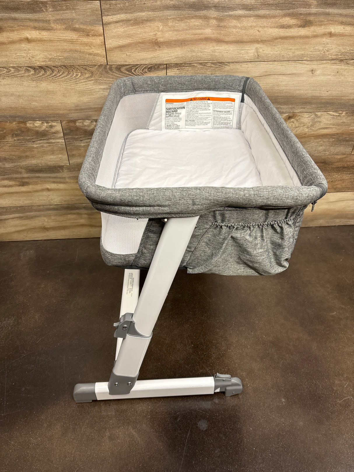 Simmons Dream Bedside Bassinet Sleeper, Grey