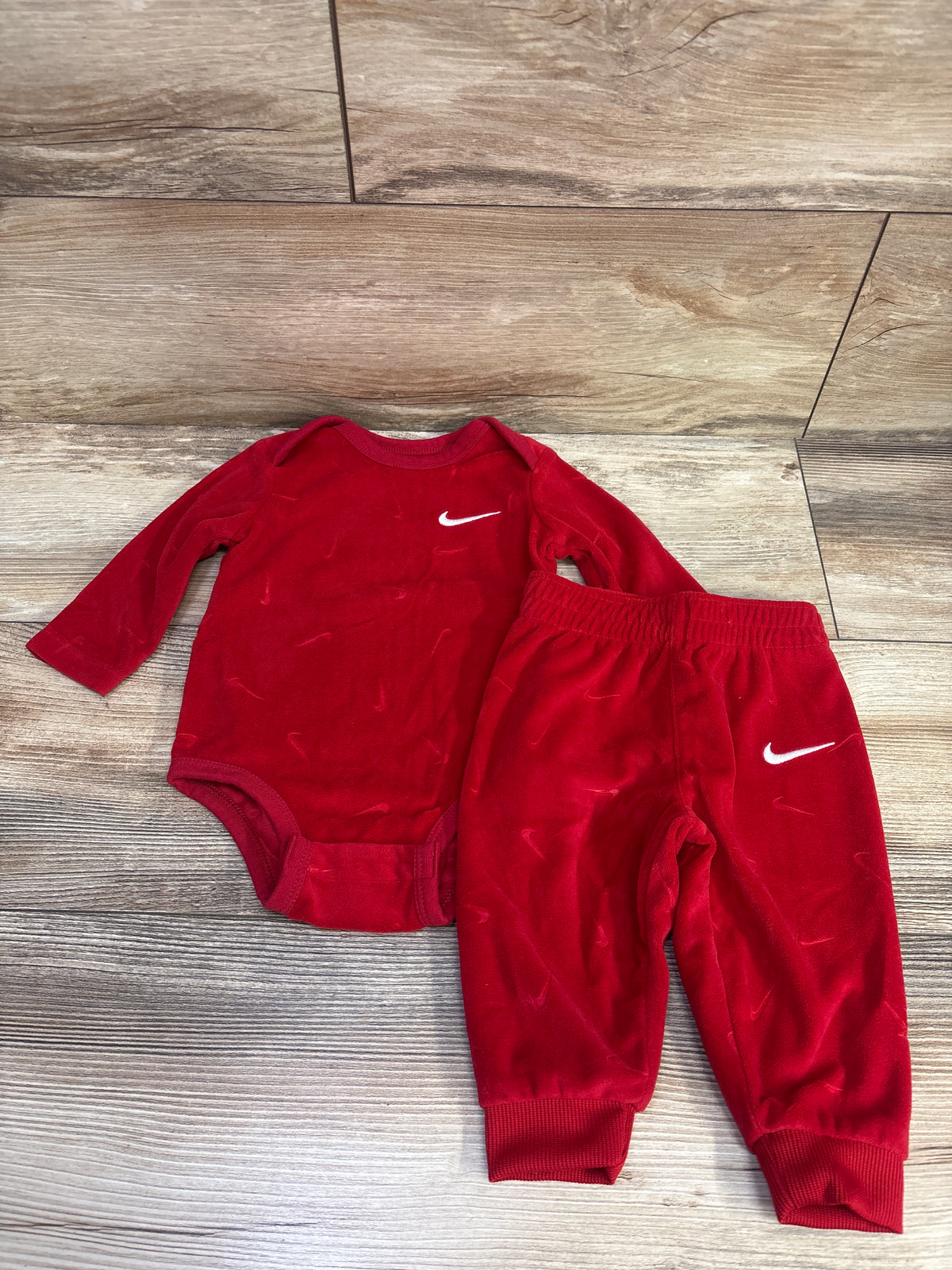 Nike 2pc Velour Bodysuit & Pants Set Red sz 6m