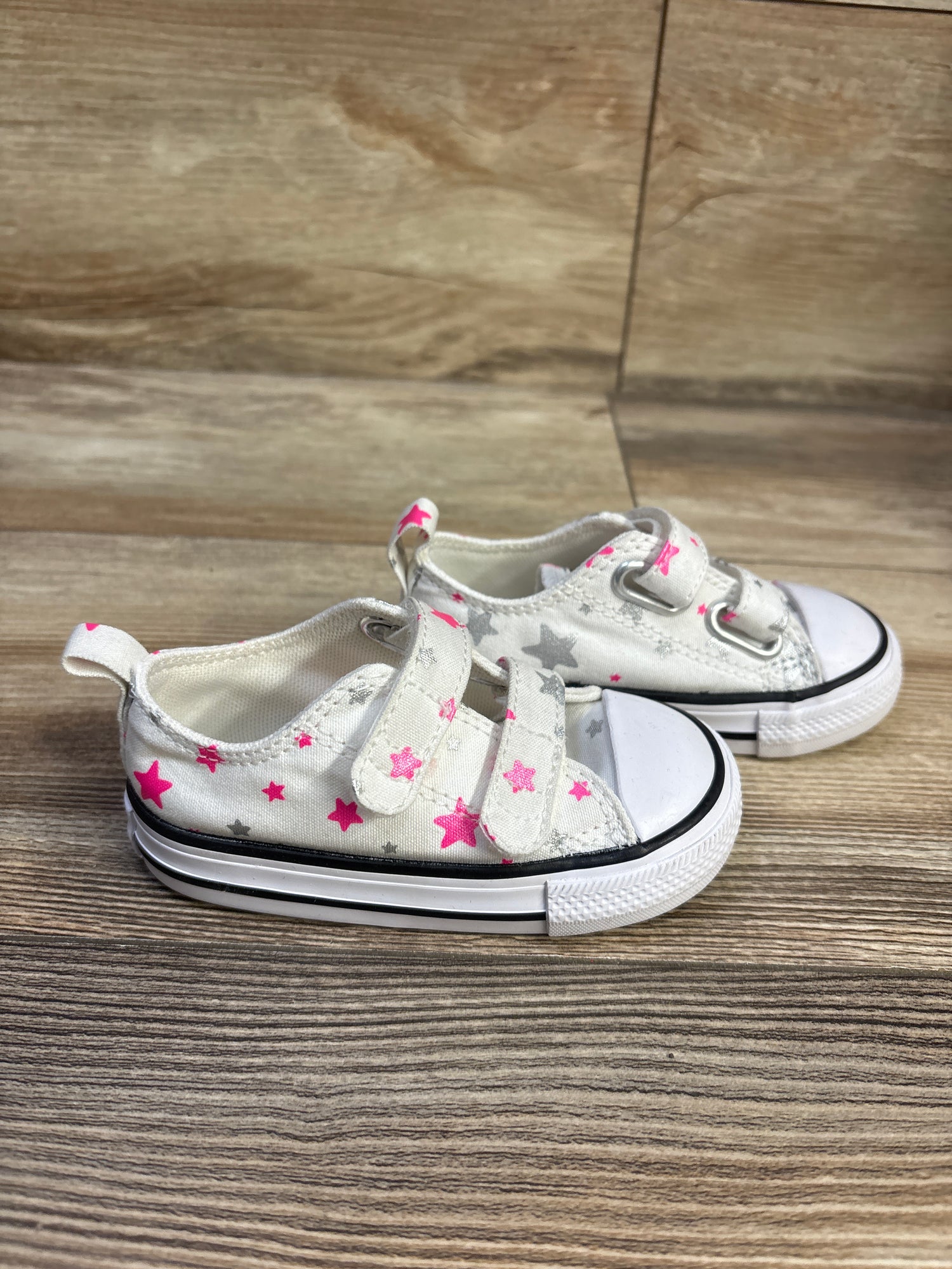 Converse Chuck Taylor All Star 2V Low Top Sneakers White sz 5c