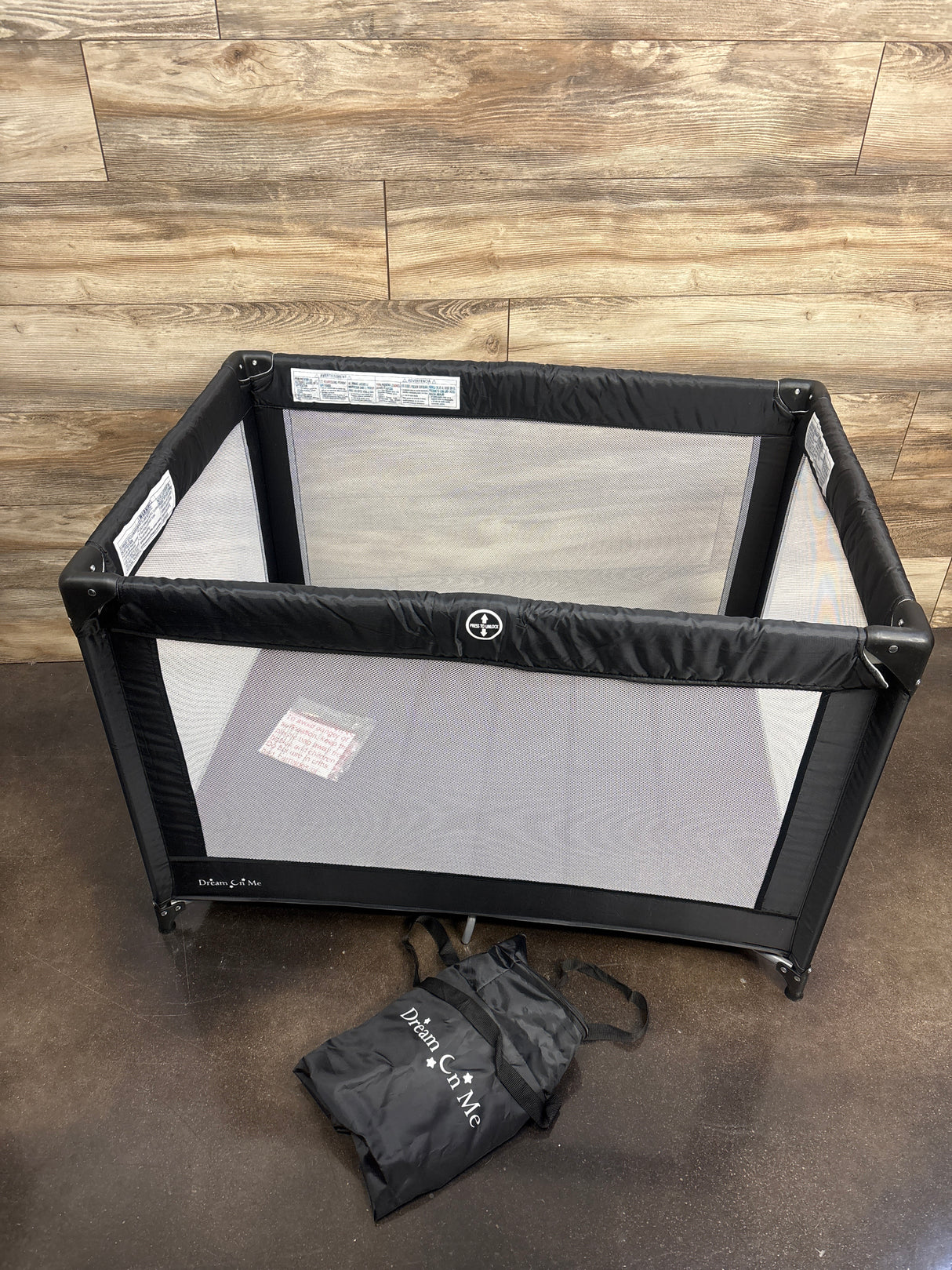 Dream on Me Zodiak Play Yard, Black