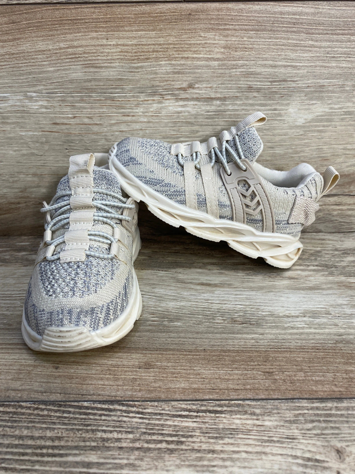 Dadawen Lightweight Breathable Sneakers Beige sz 7c