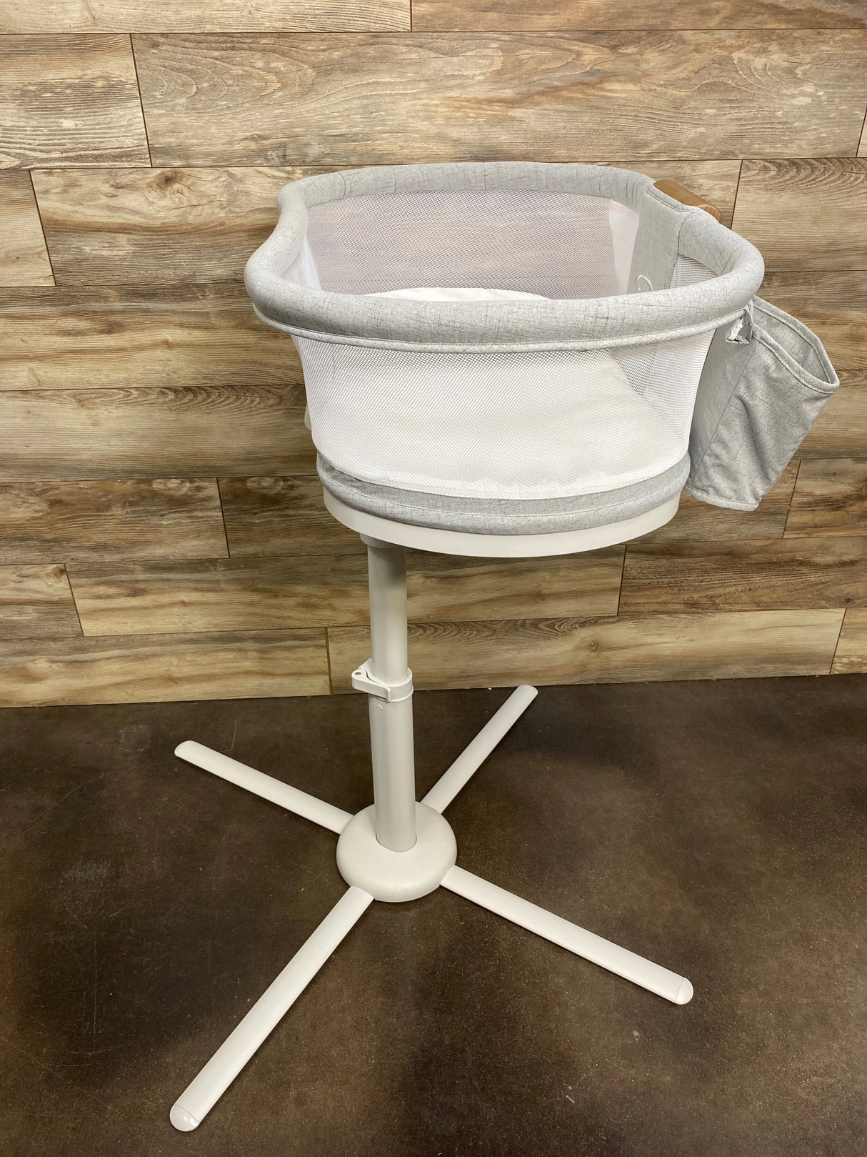 HALO Innovations BassiNest Swivel Sleeper Luxe in Dove Gray Tweed