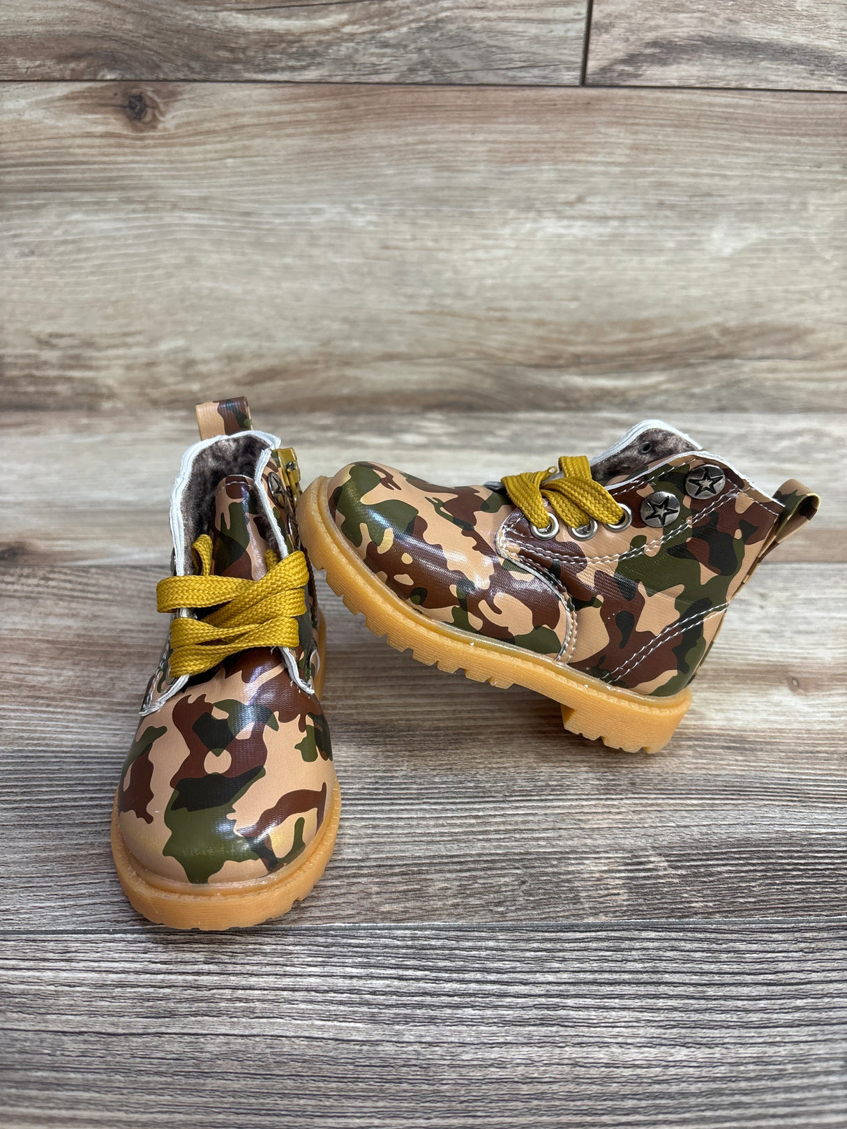 Camo Combat Boots Beige sz 5c