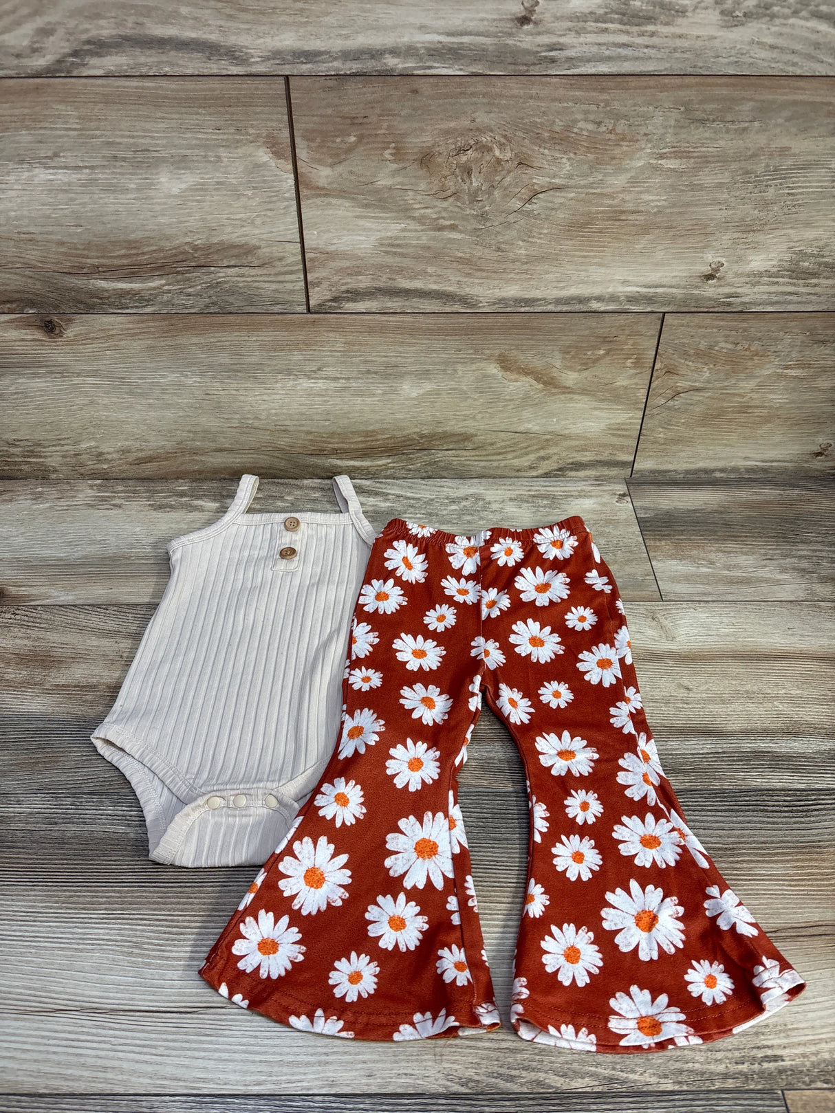 PatPat 2pc Henley Bodysuit & Floral Pants Set Beige sz 9-12m