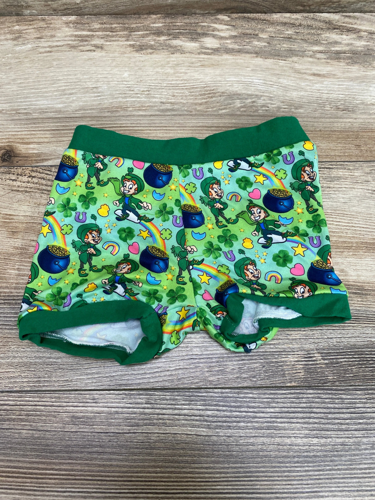 Lucky Charms Shorts Green sz 18m