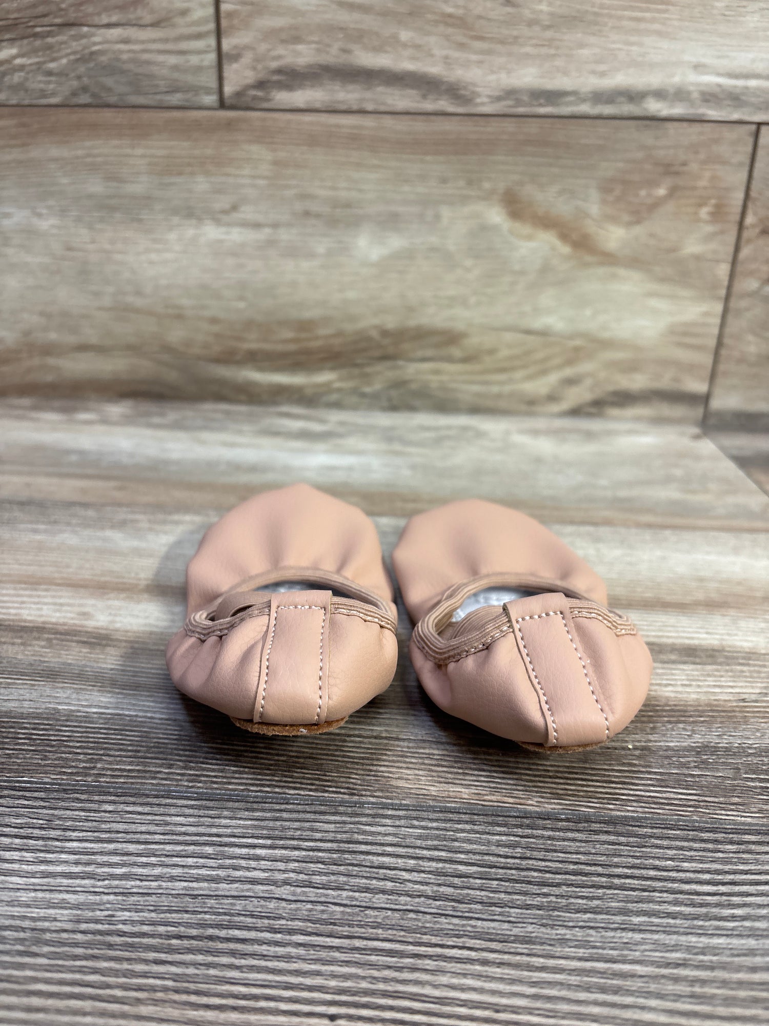 Yiwu Soft Ballet Shoes Beige sz 8/9c