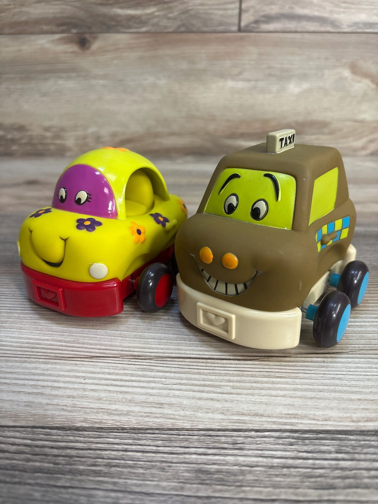 B. Toys Wheeee-ls Pull-Back Vehicles 2pk