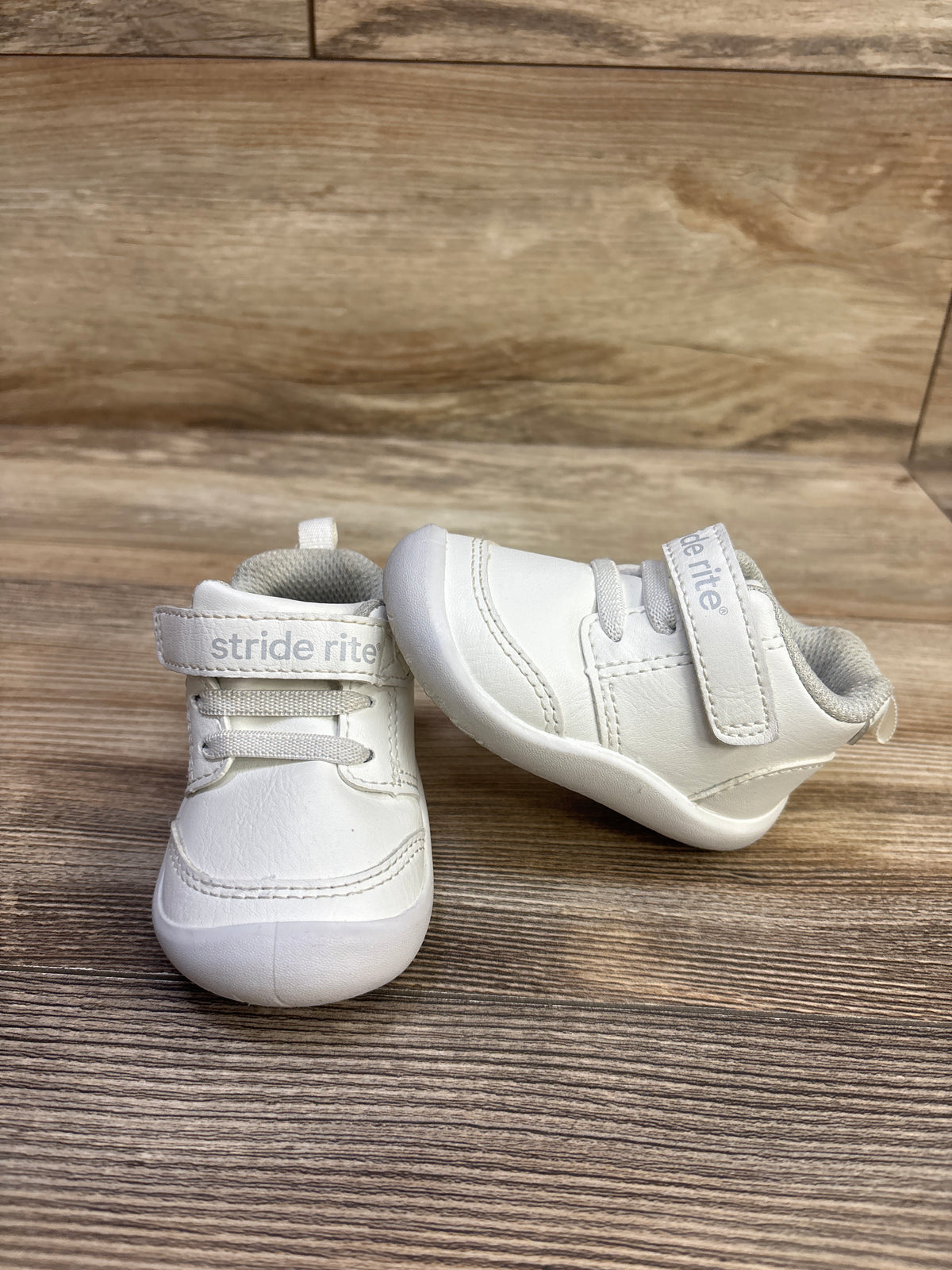 Munchkin by Stride Rite Mars Sneakers White sz 3c