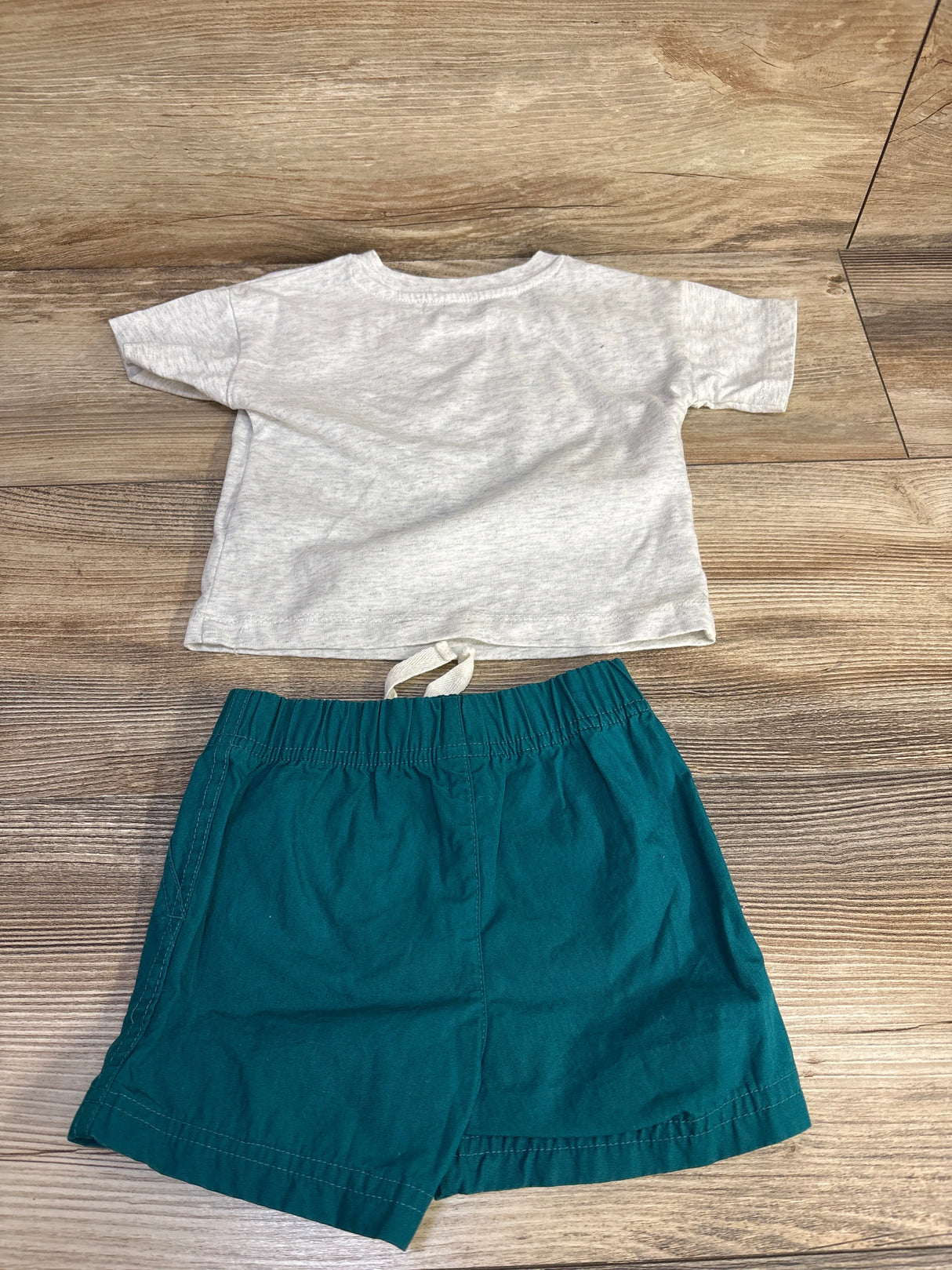 Just One You 2pc Dinosaur Shirt & Shorts Set Grey sz 9m