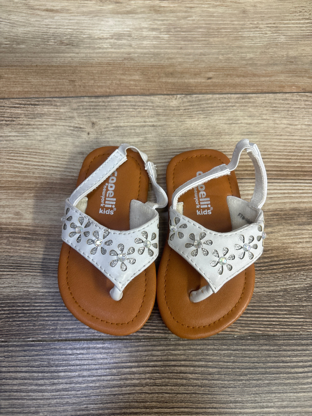 Capelli Backstrap Sandals White sz 4.5c