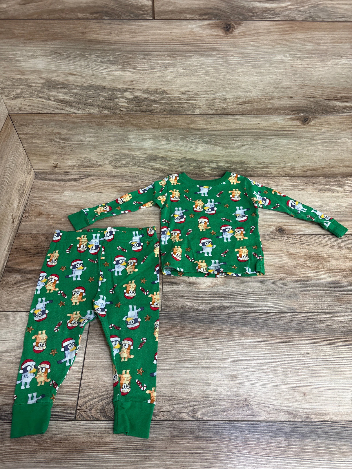 Bluey 2pc Christmas Pajama Set Green sz 2T