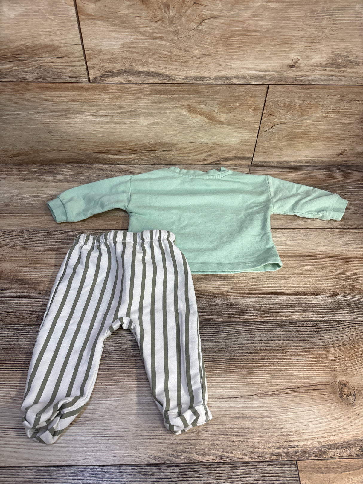 Cat & Jack 2pc Wheely Cute Set Green sz 3-6m