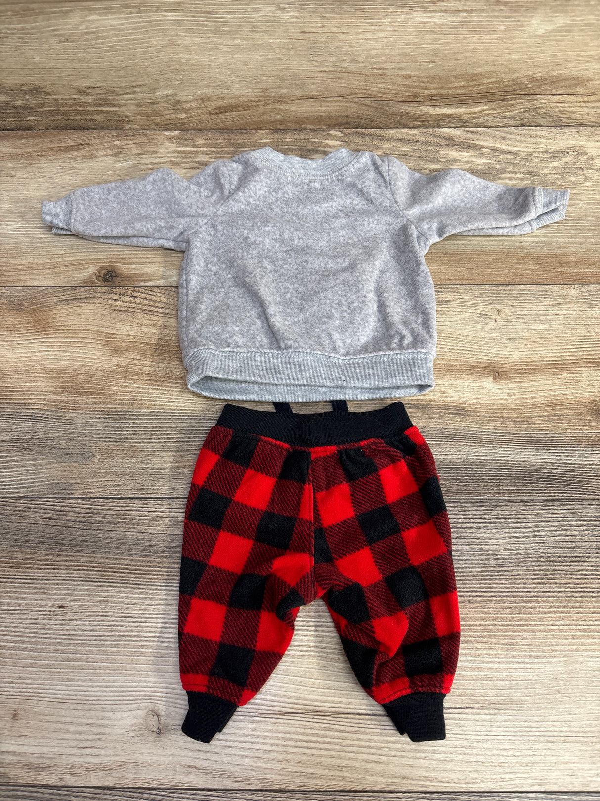 Just One You 2pc Santa Sweatshirt & Buffalo Plaid Pants Grey sz Newborn