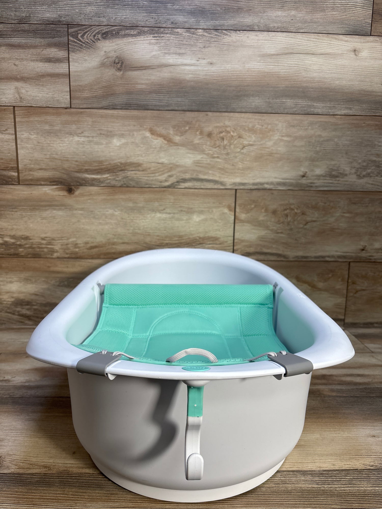 Frida Baby 4-in-1 Grow-With-Me Bath Tub