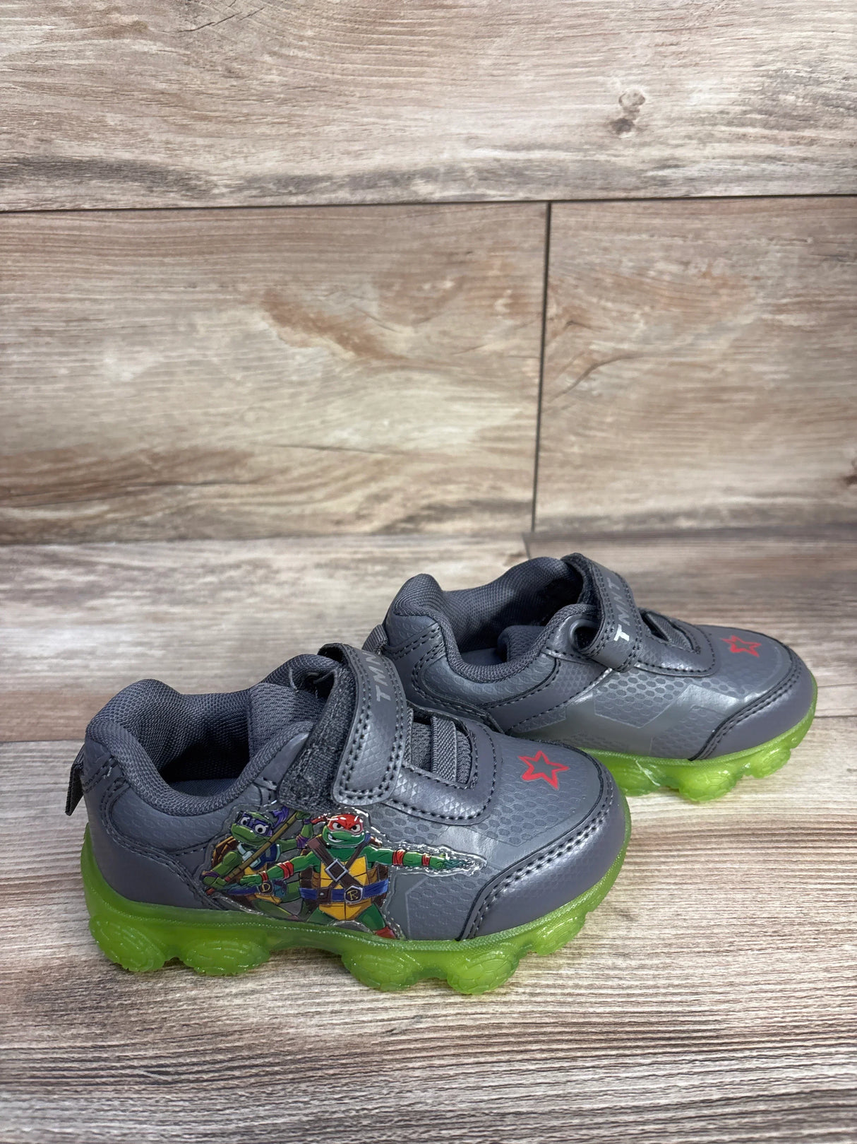 Teenage Mutant Ninja Turtle Light Up Sneakers Grey sz 8c