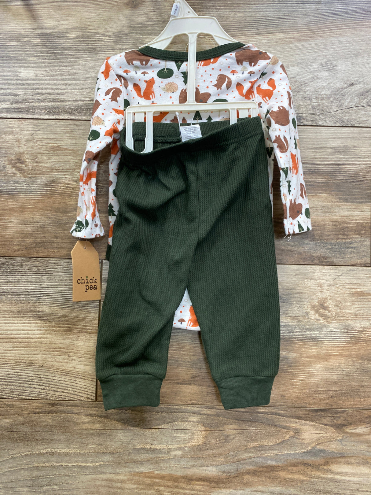 Chick Pea 2pc Animal Print Bodysuit & Bottoms Set White sz 3-6m