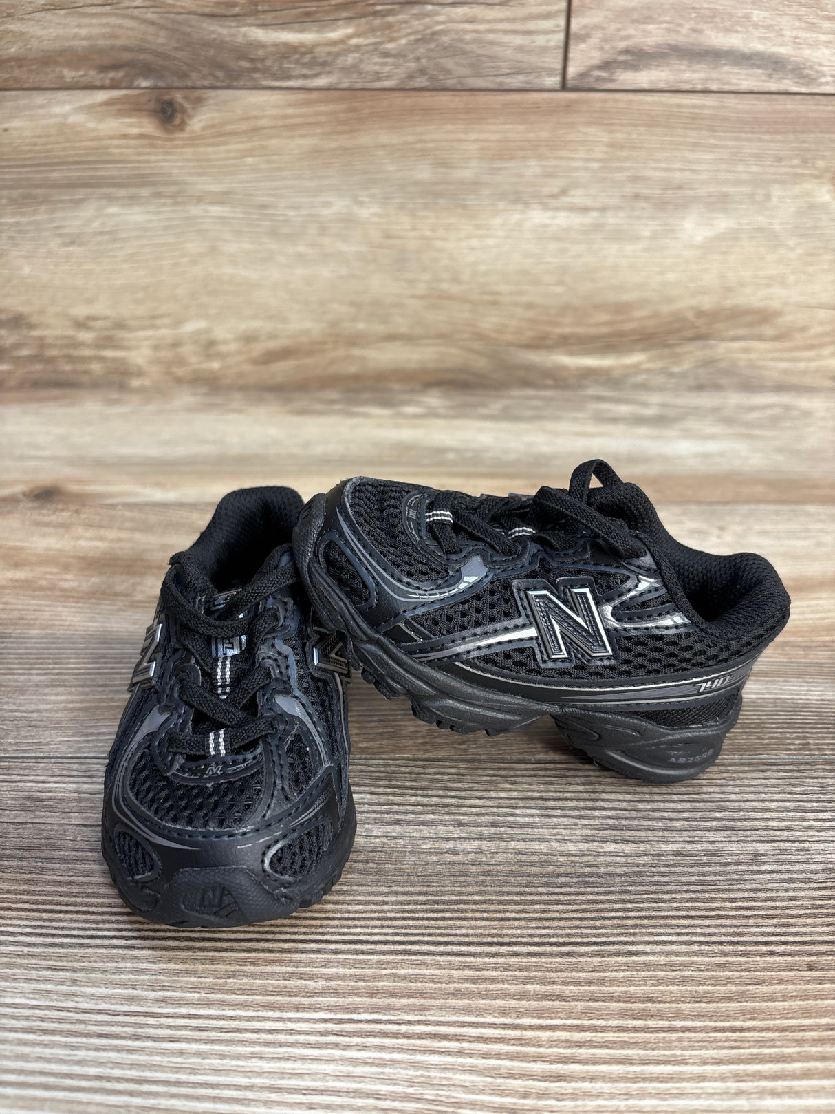 New Balance 740 Bungee Lace Sneakers, Black sz 5c