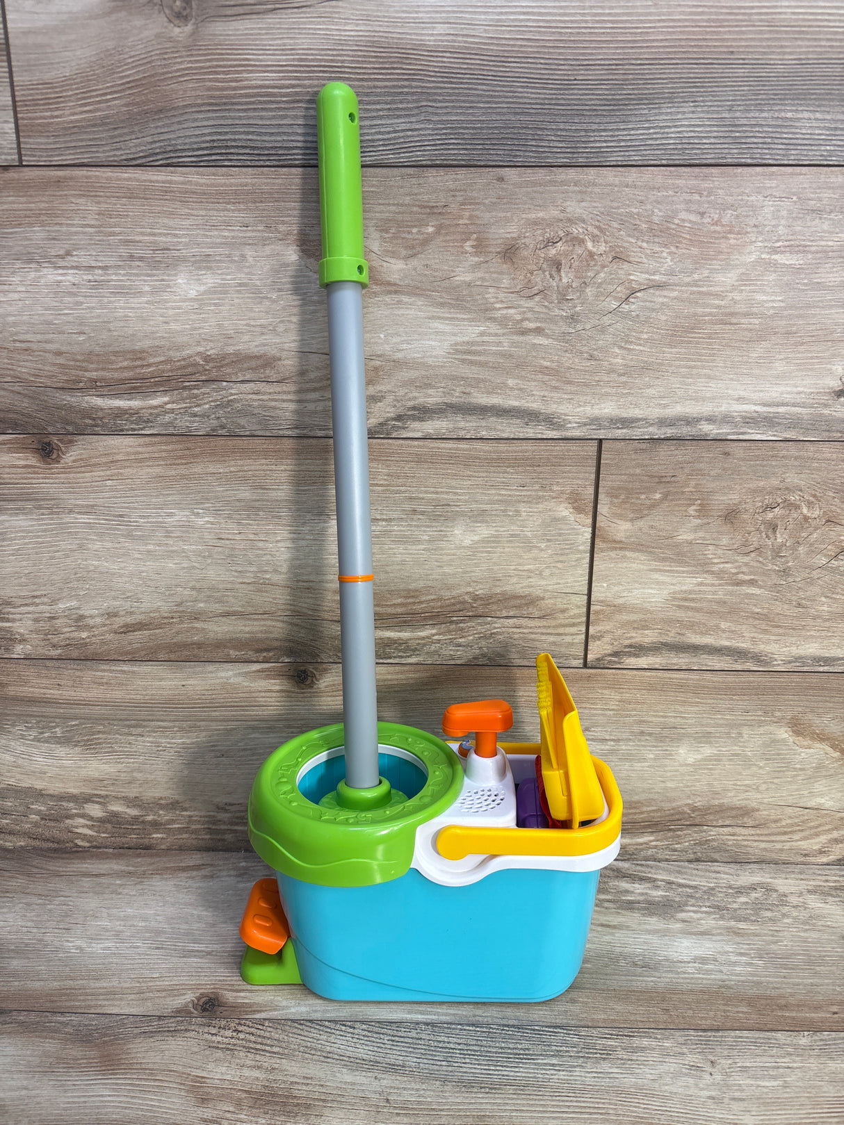 Leapfrog Clean Sweep Learning Caddy Mop & Broom Set
