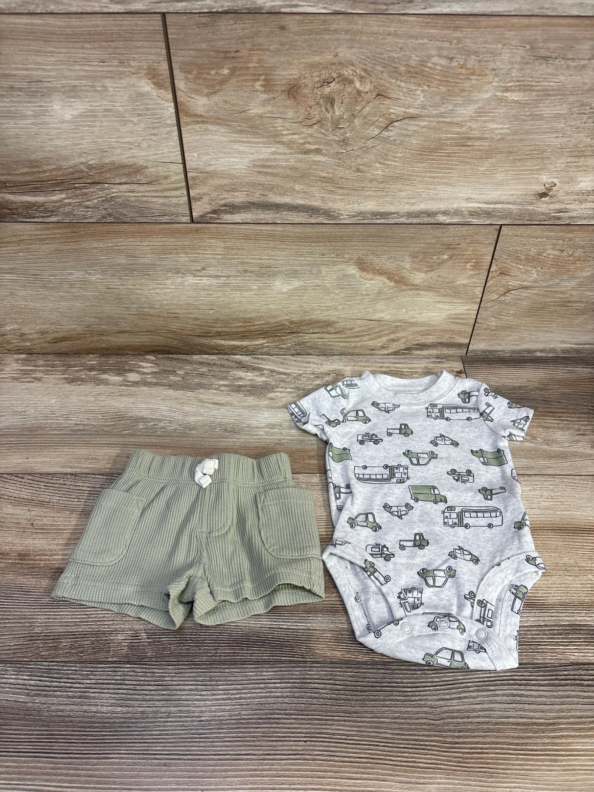 Carter's Vehicle 2pc Bodysuit & Shorts Grey sz 3m
