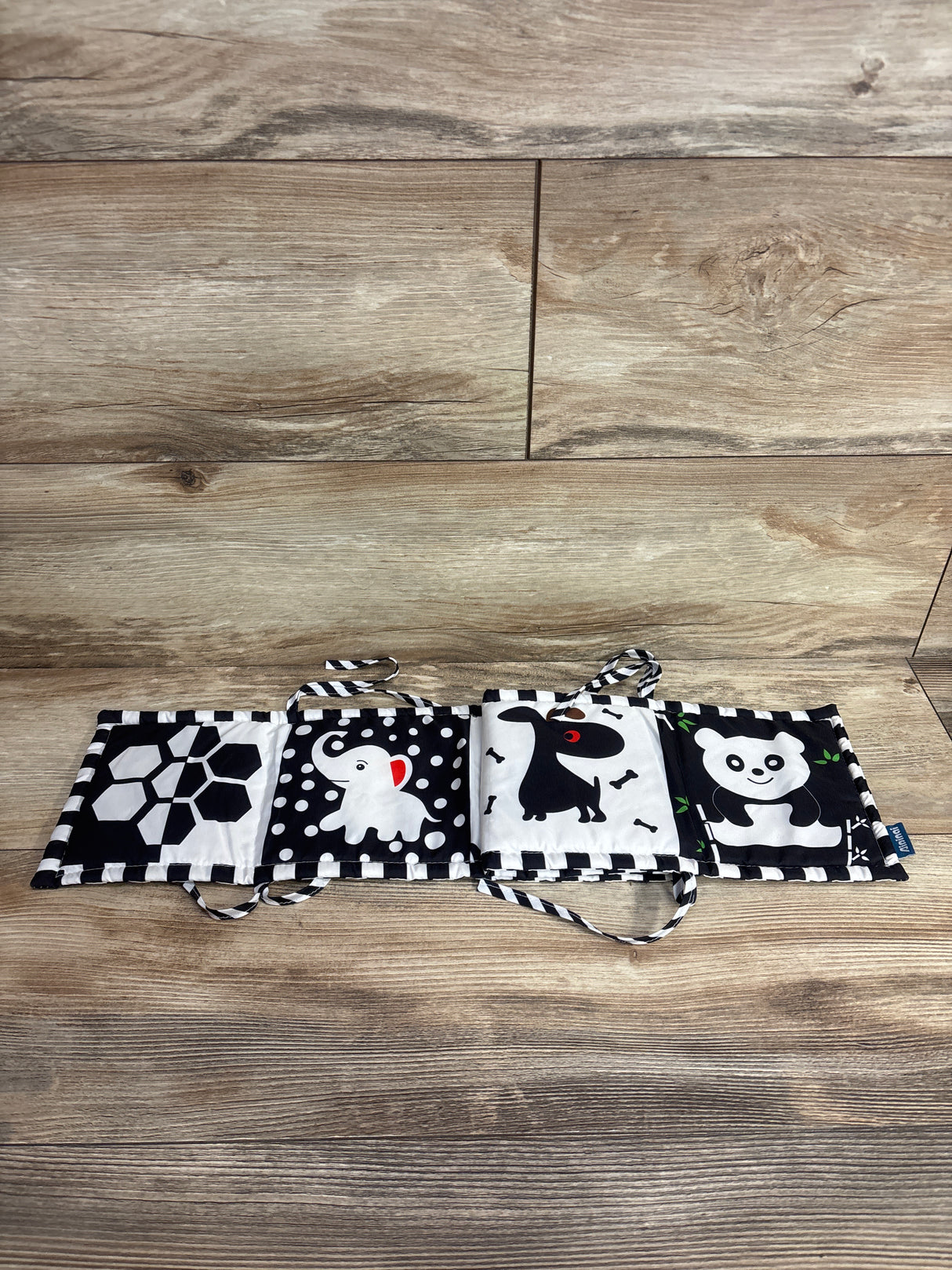 Ainingi Soft Contrast Book