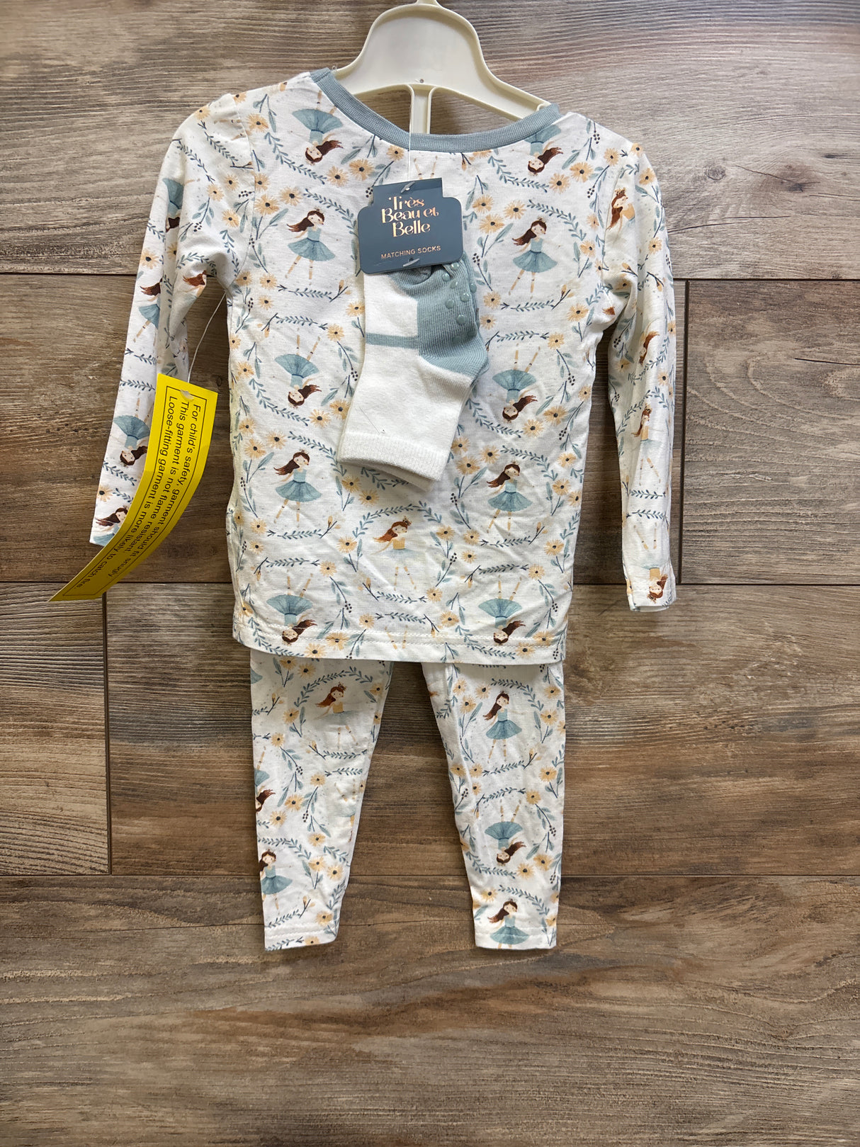 NEW Tres Beau et Belle 3pc Bamboo Pajama Set with Socks White sz 12m